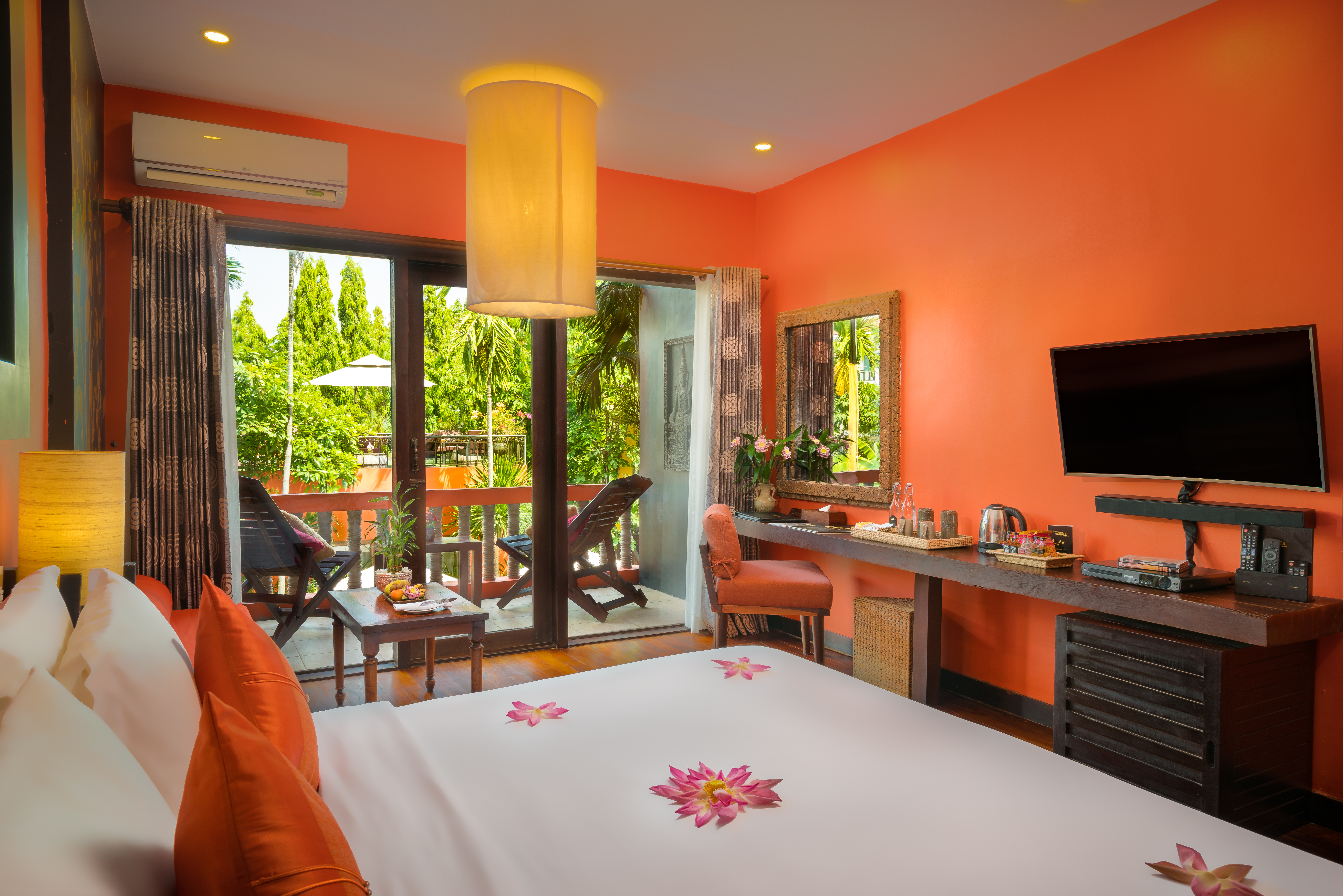 Double Deluxe Pool View