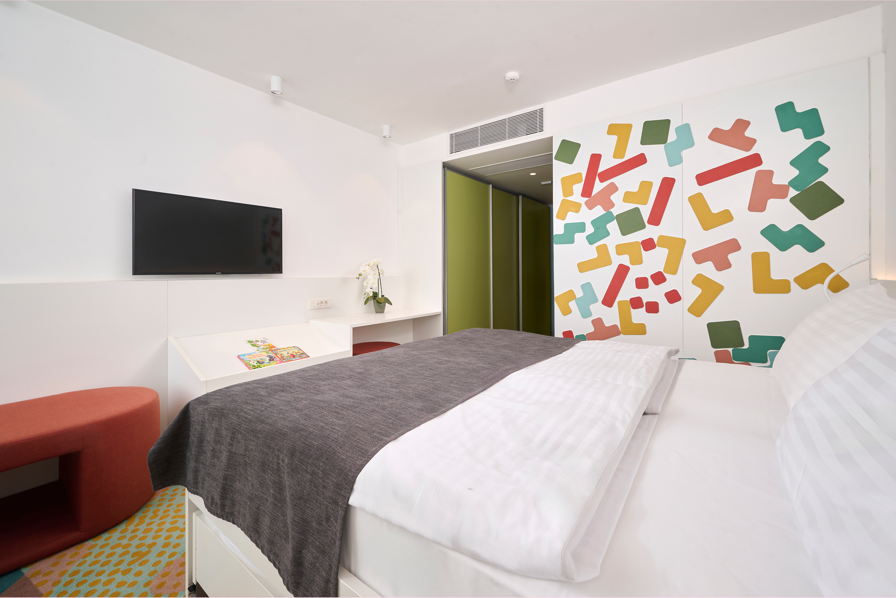 Room Connecting Room