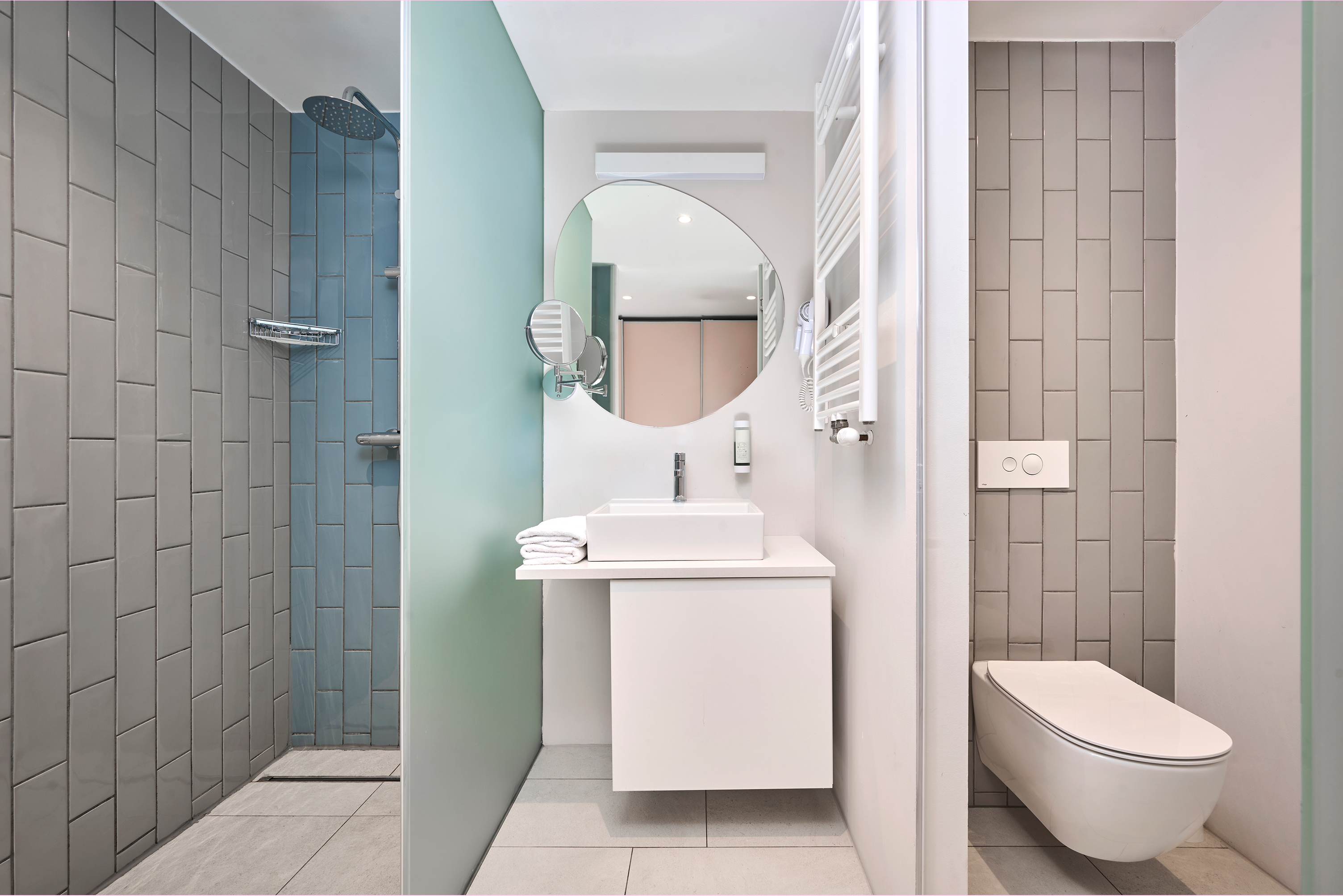 Room Connecting Room