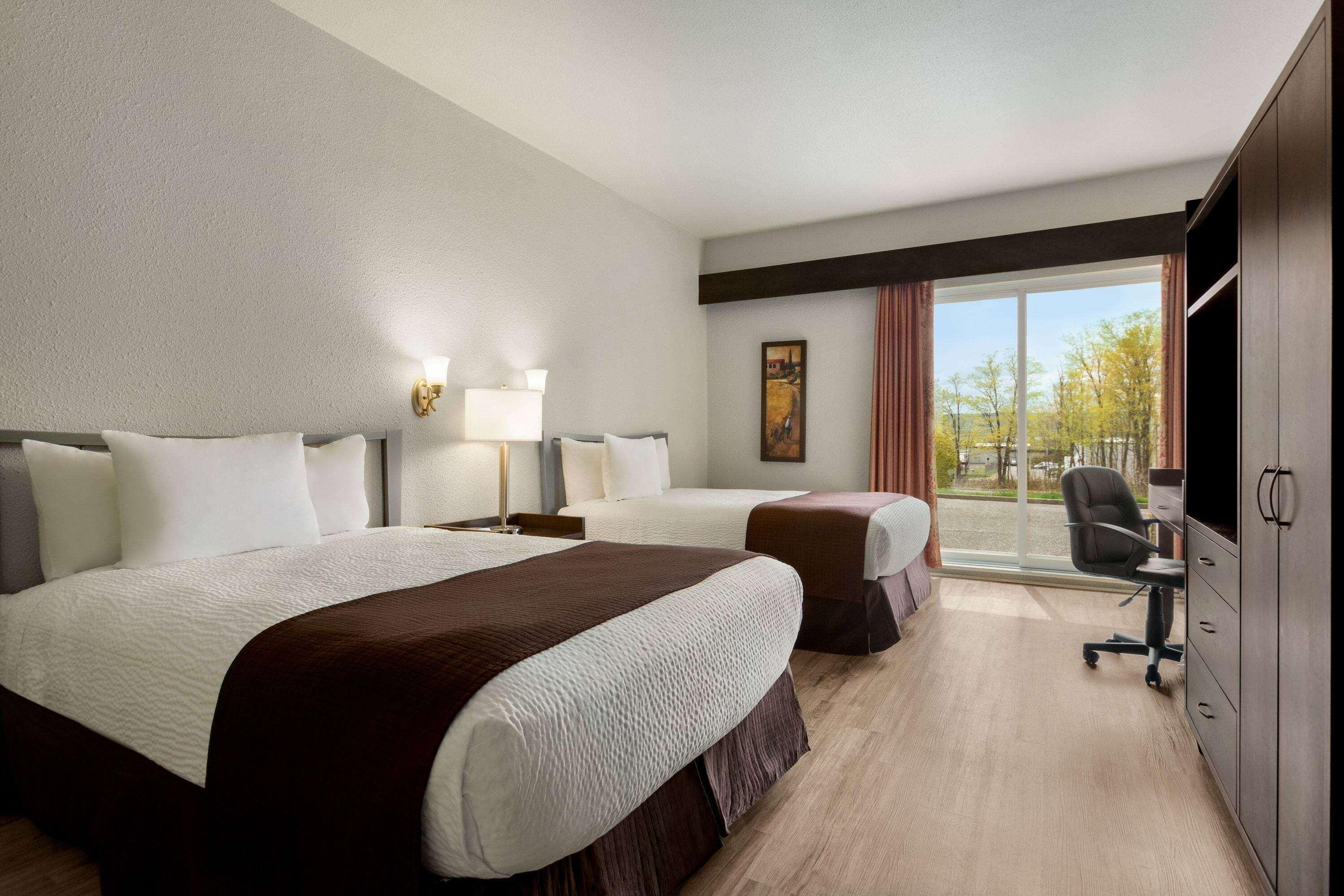 Quadruple Two Double Beds