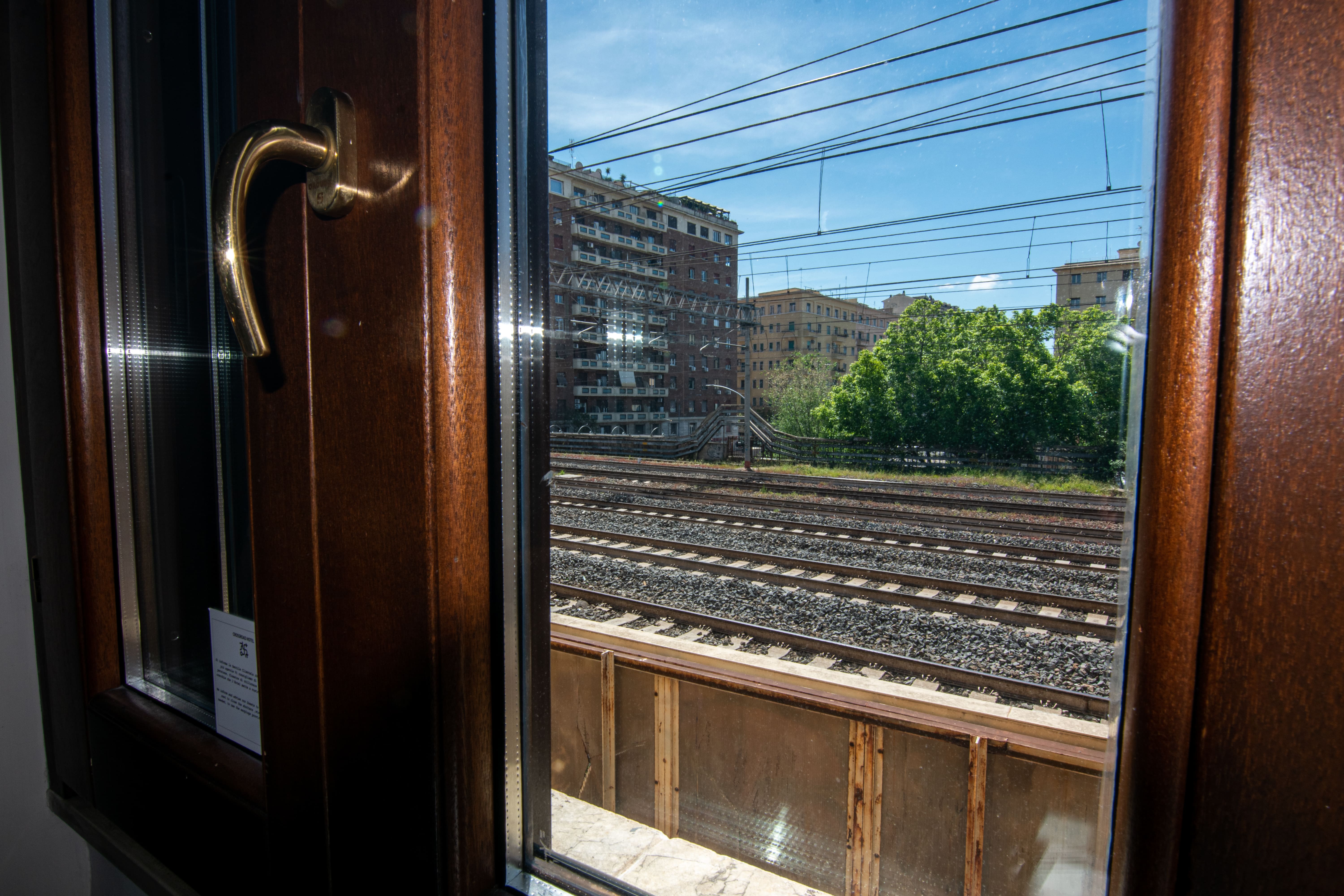 Double Single Economy