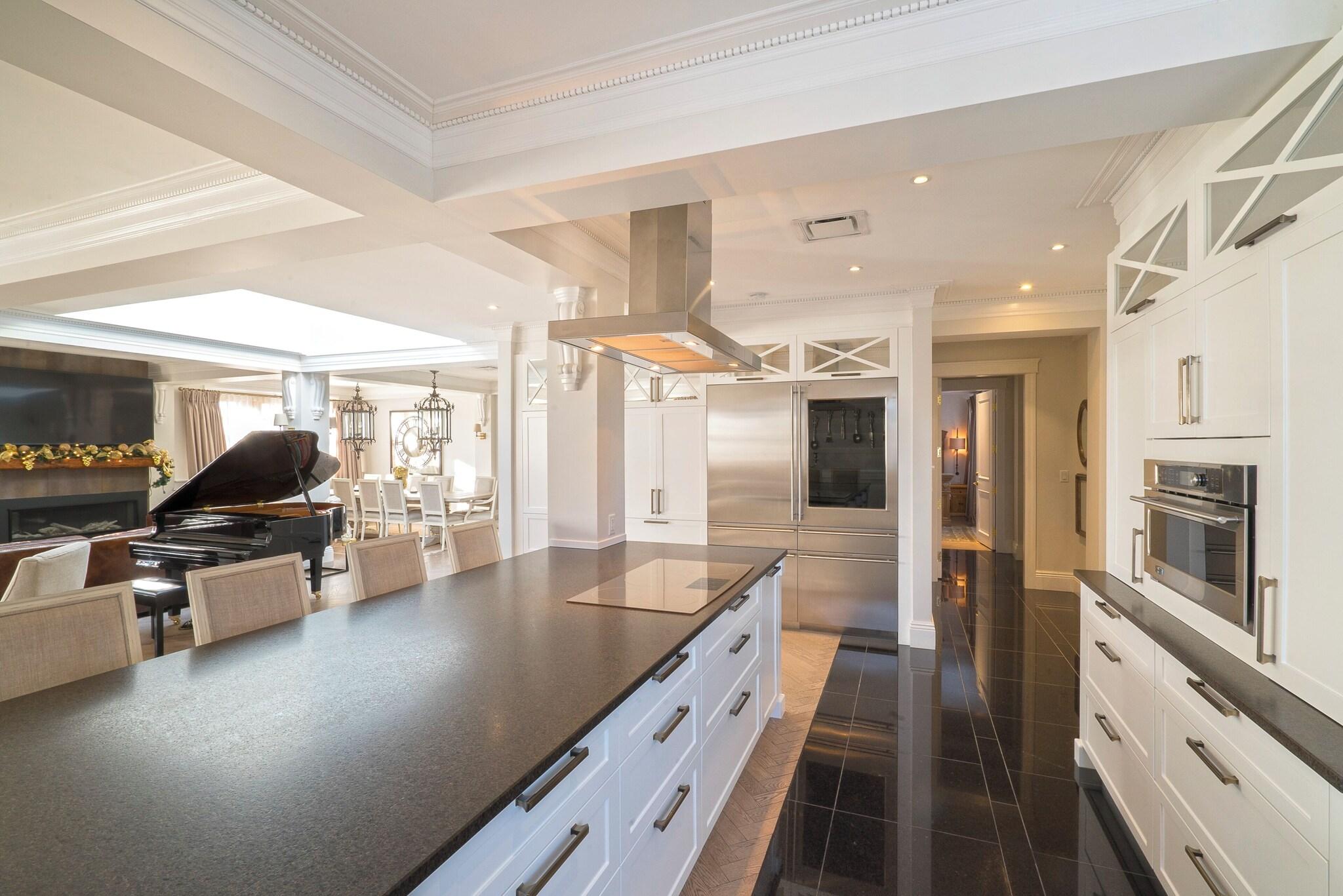 Suite Queen Size Bed