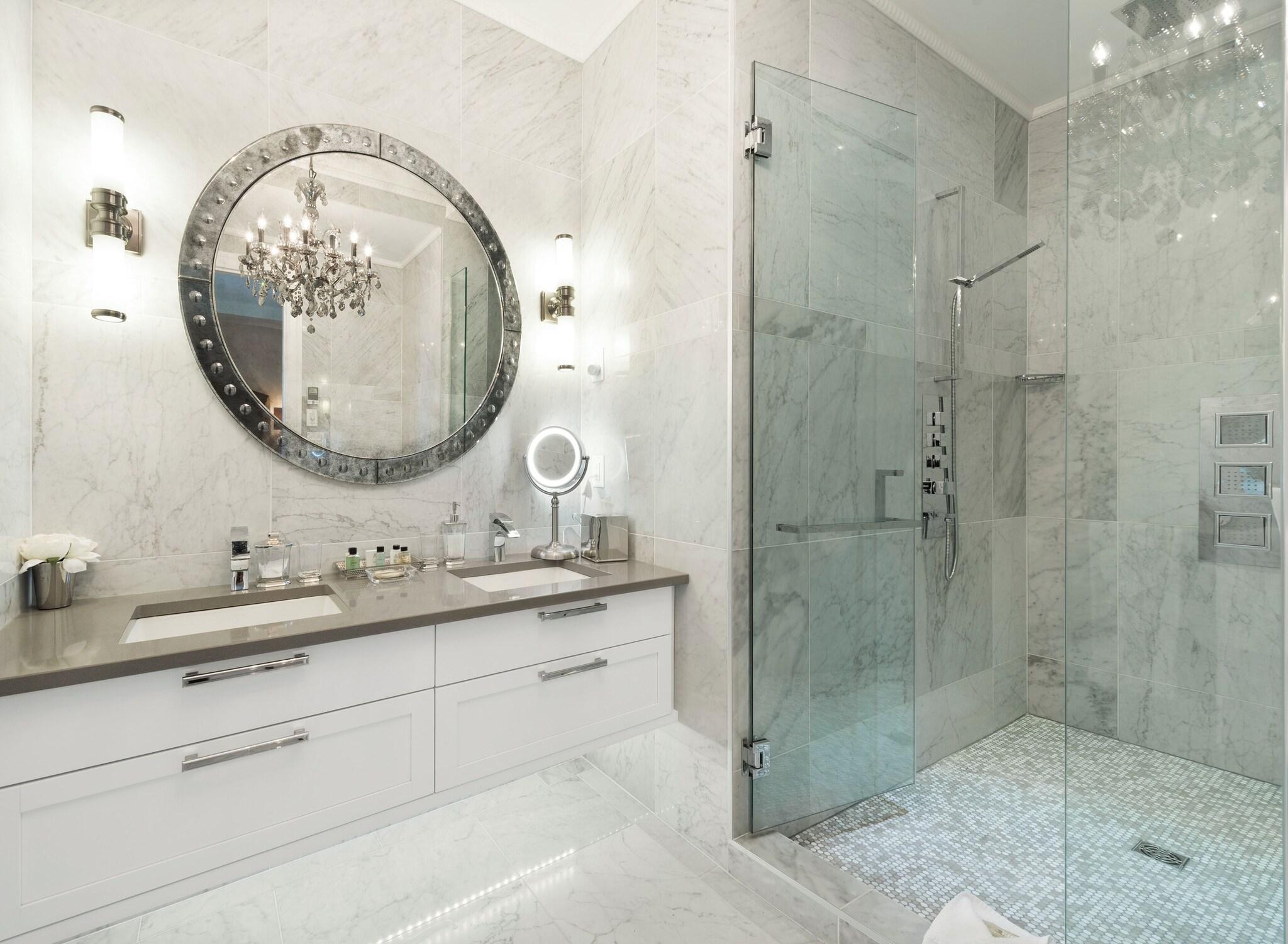 Suite Queen Size Bed