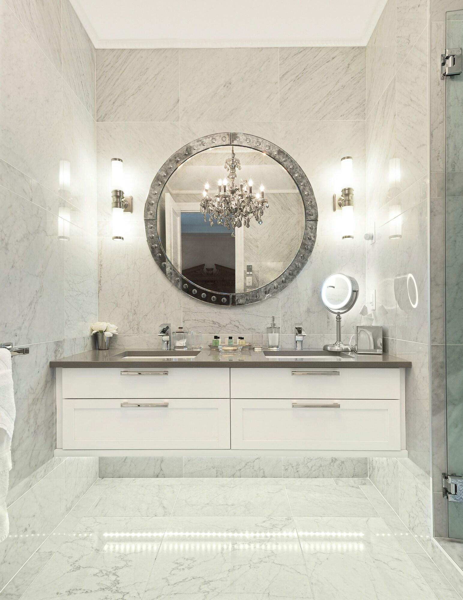 Suite Queen Size Bed