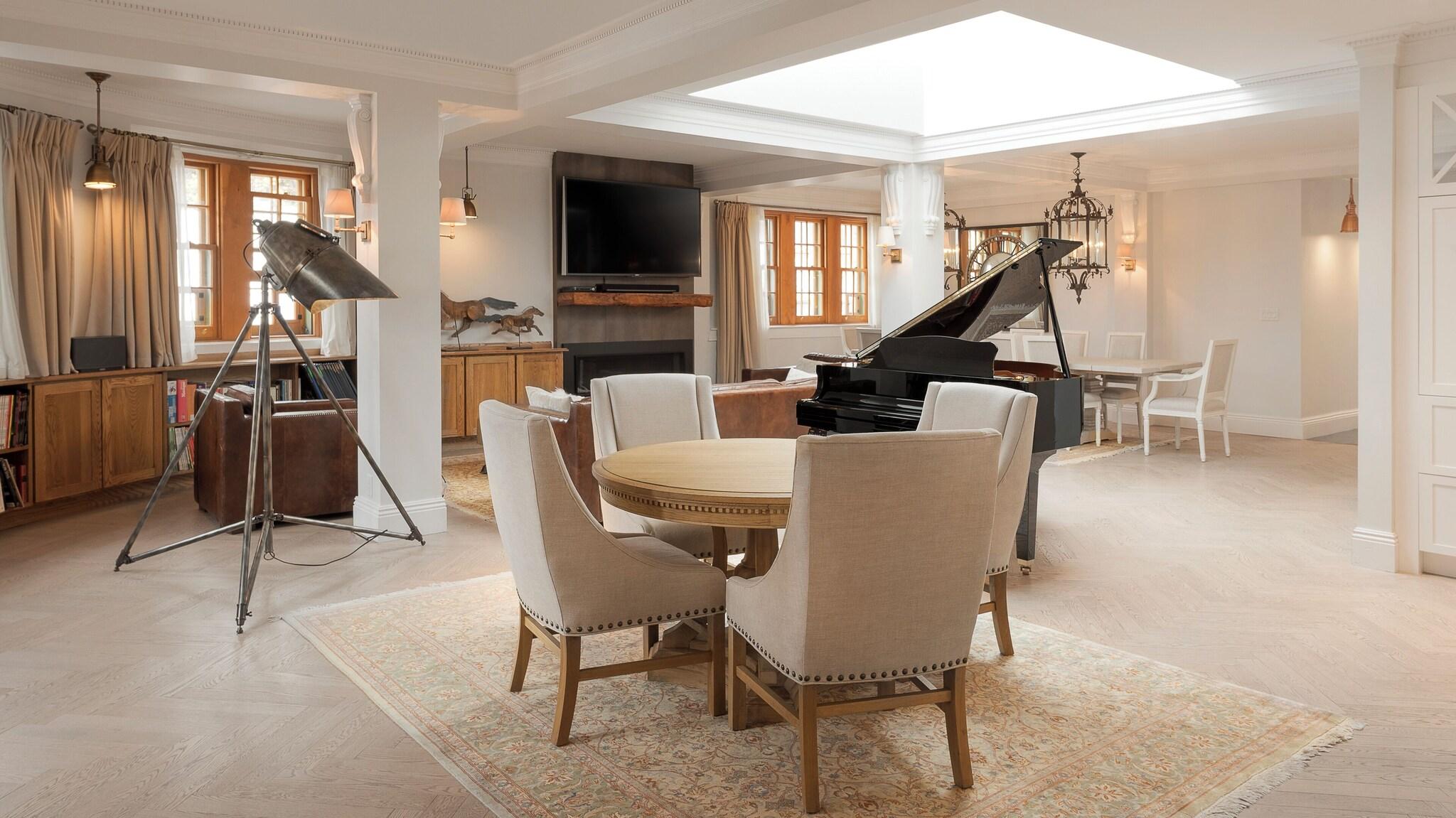 Suite Queen Size Bed