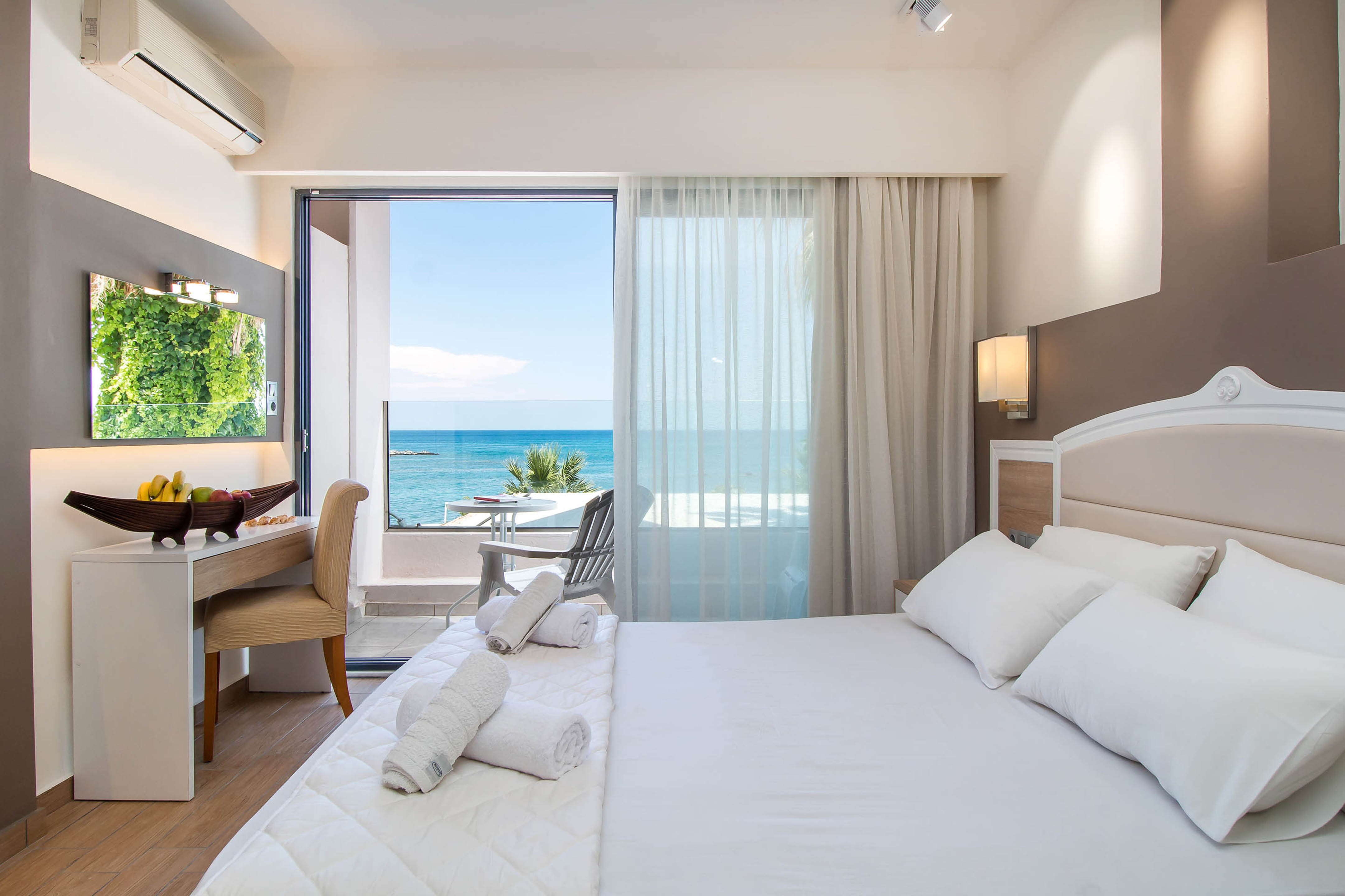 Double or Twin Deluxe Sea View