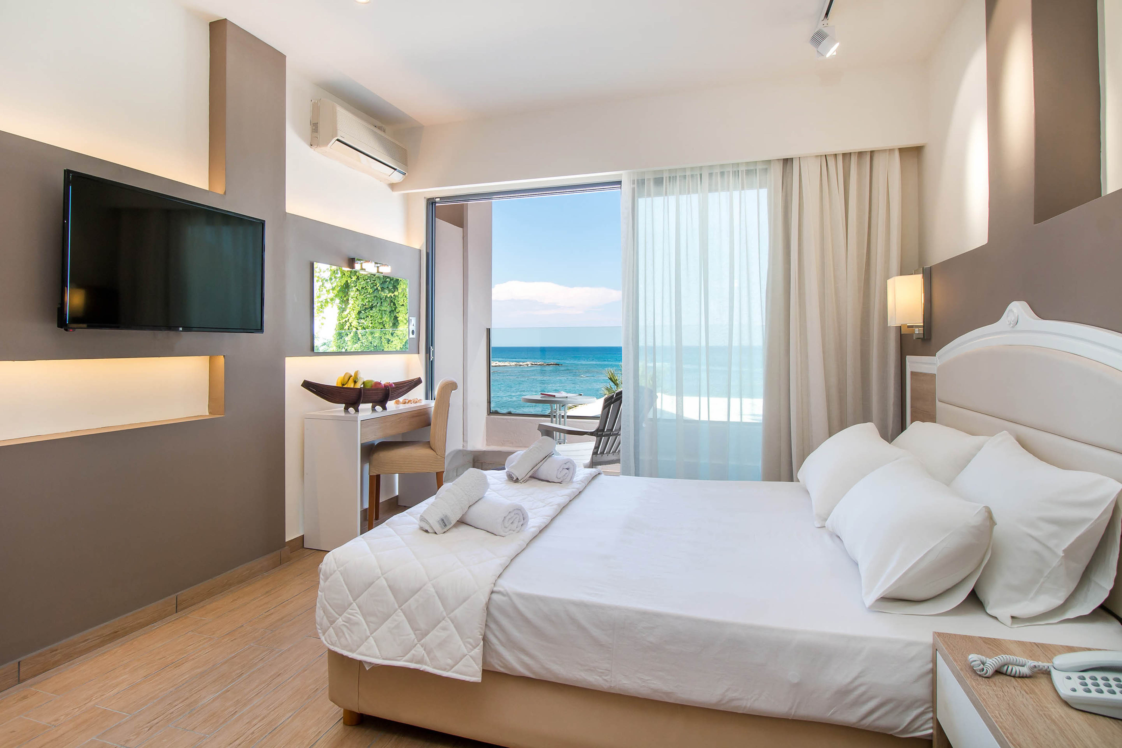 Double or Twin Deluxe Sea View