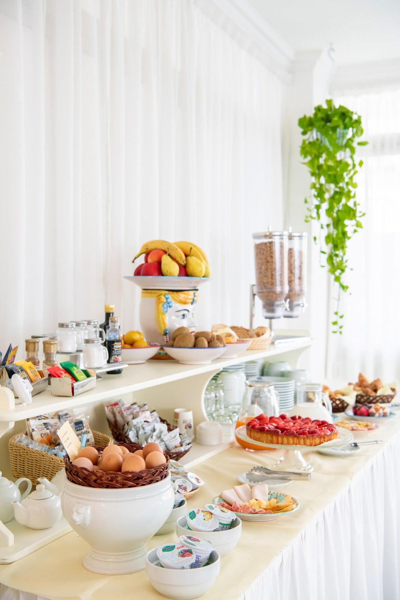 Triple Superior Sea View