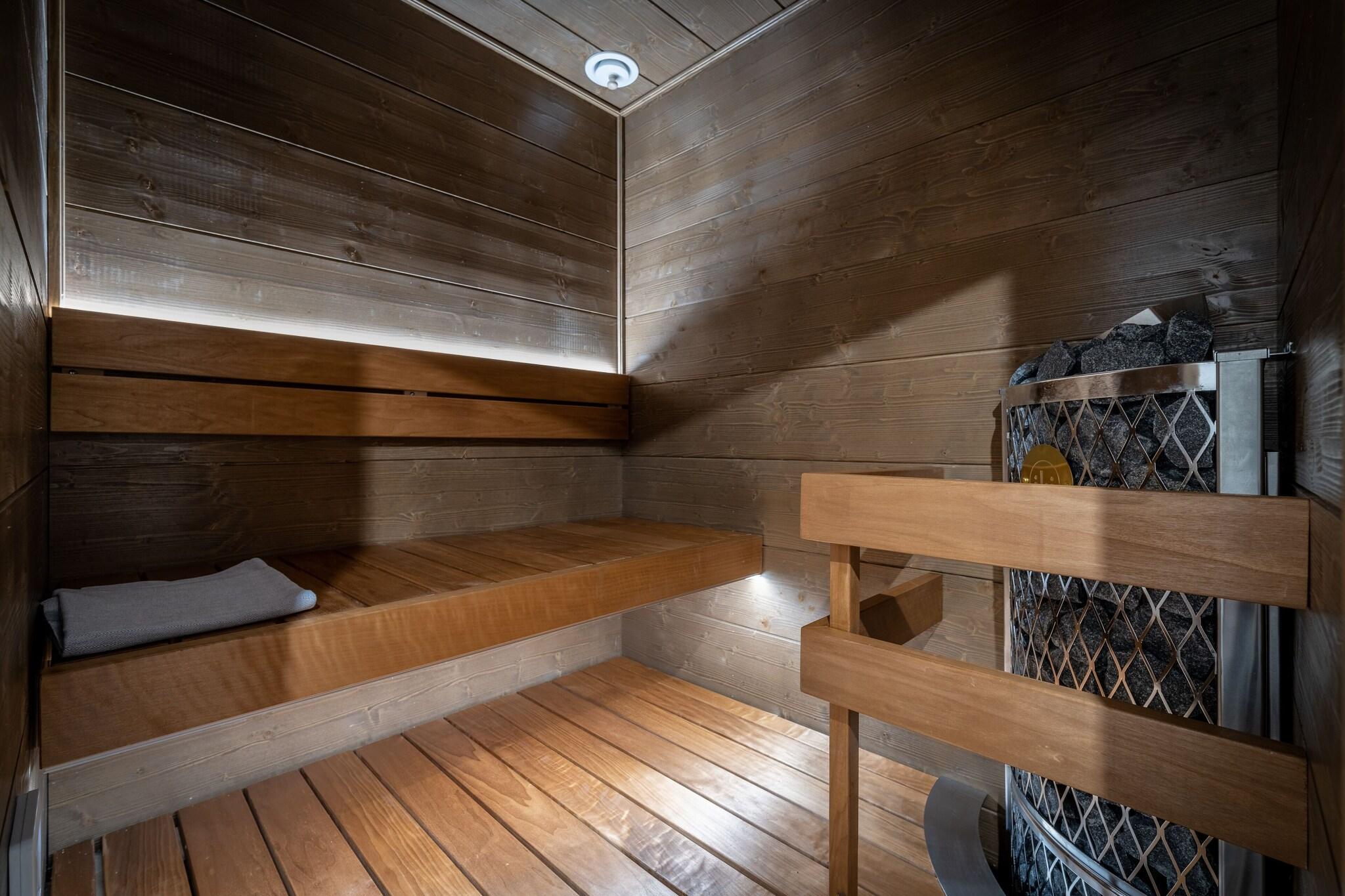 Family Room Capacity 5