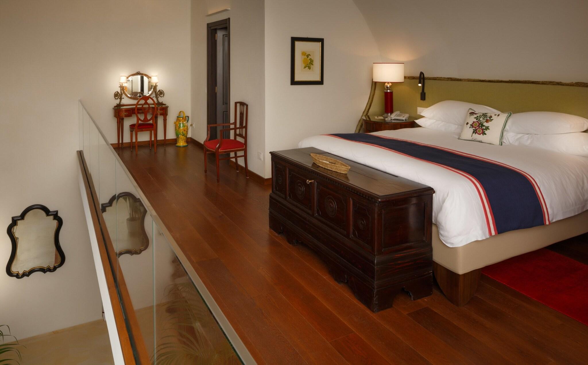 Suite Sea View King Bed