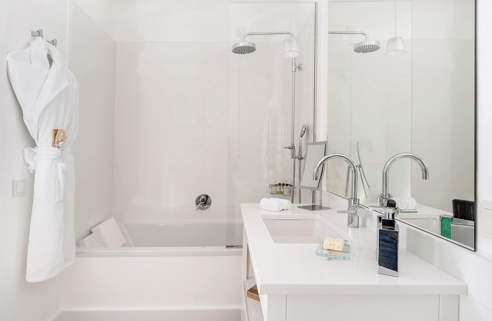 Double Sea View King Bed