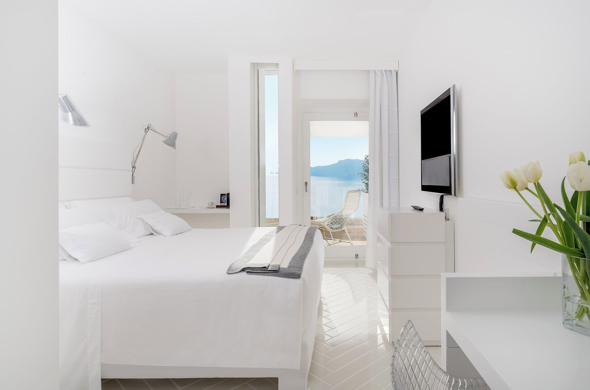 Double Sea View King Bed