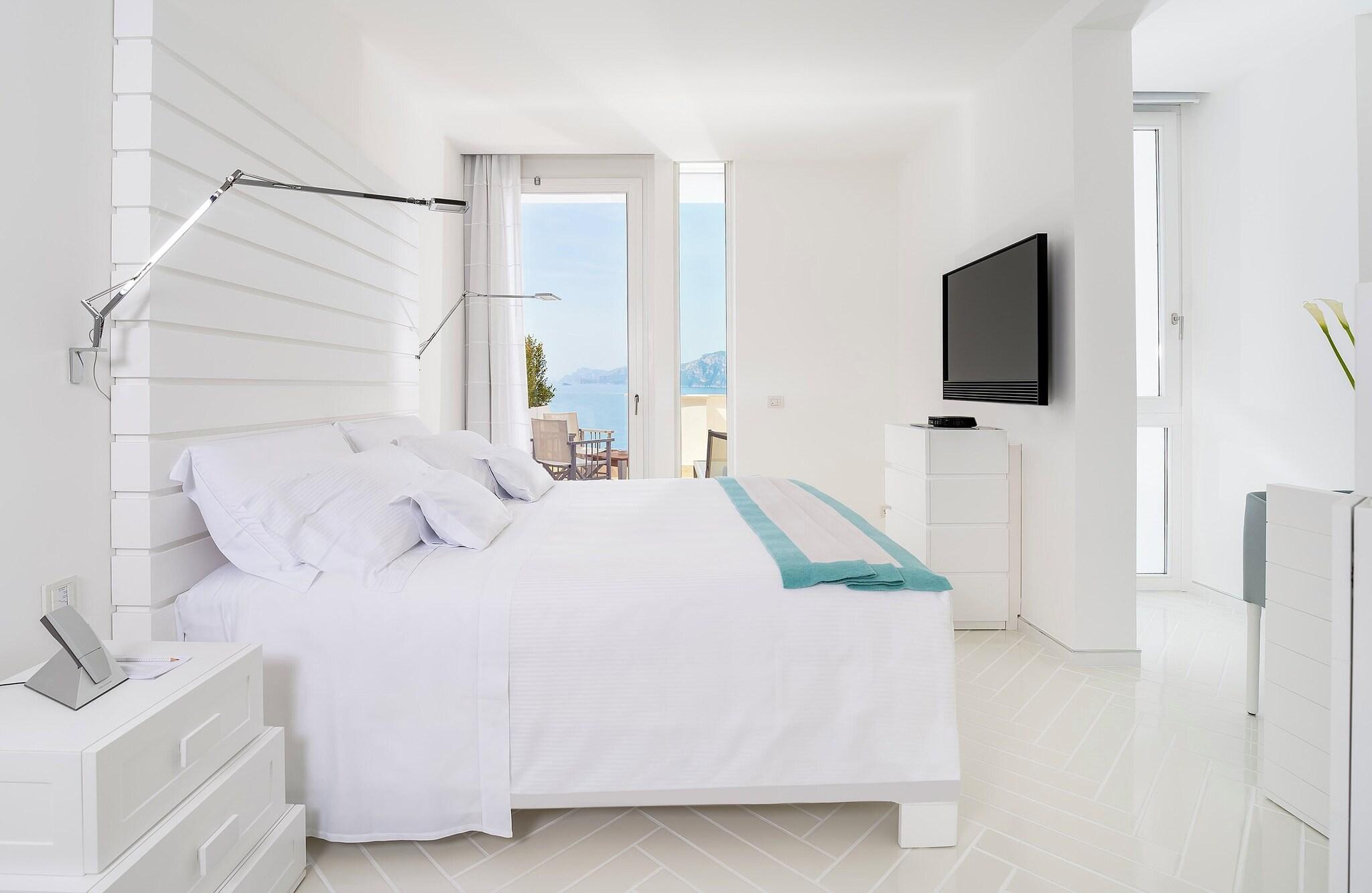 Double Sea View King Bed