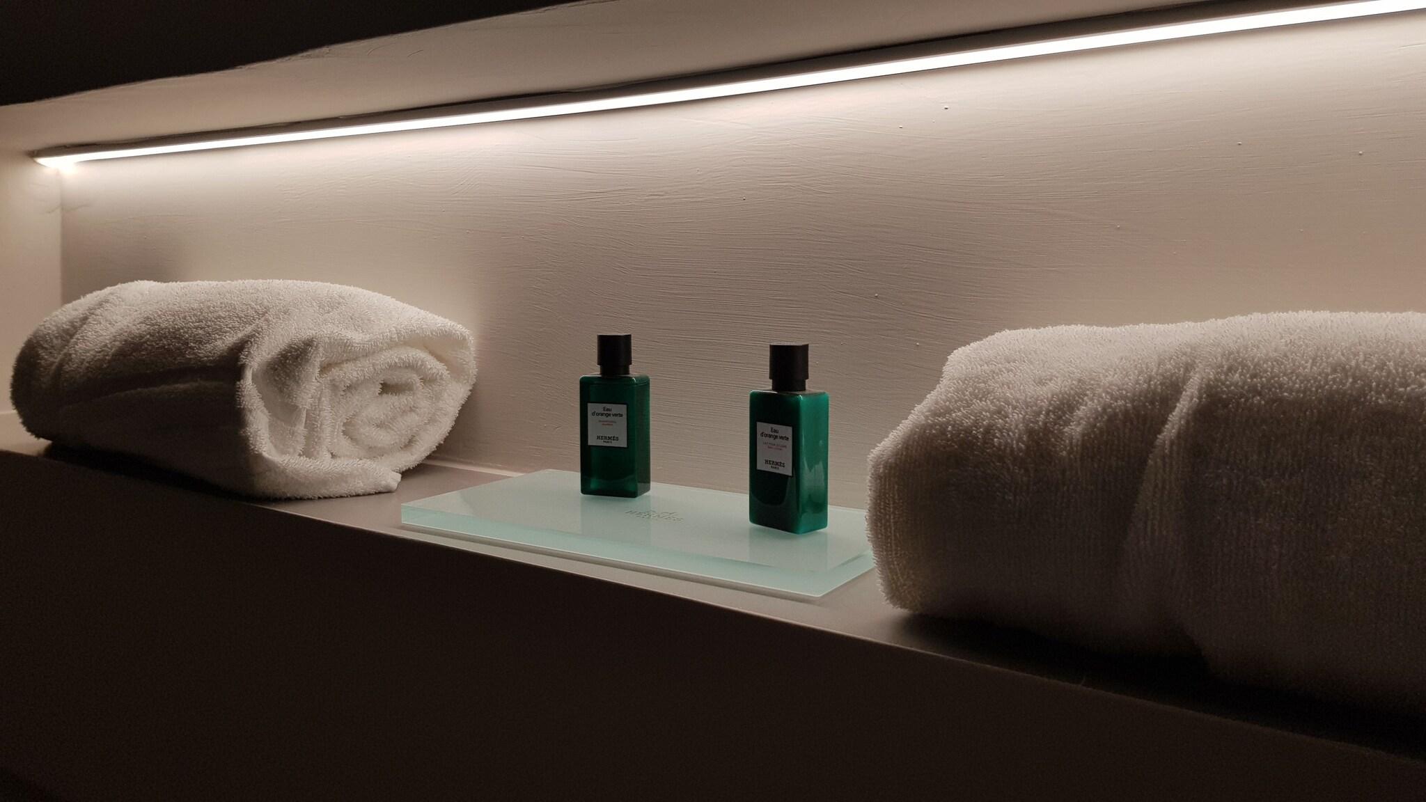 Suite Deluxe King Bed