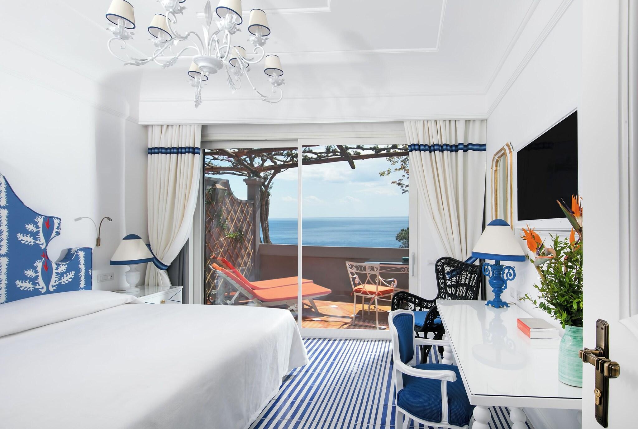 Double Deluxe Queen Bed