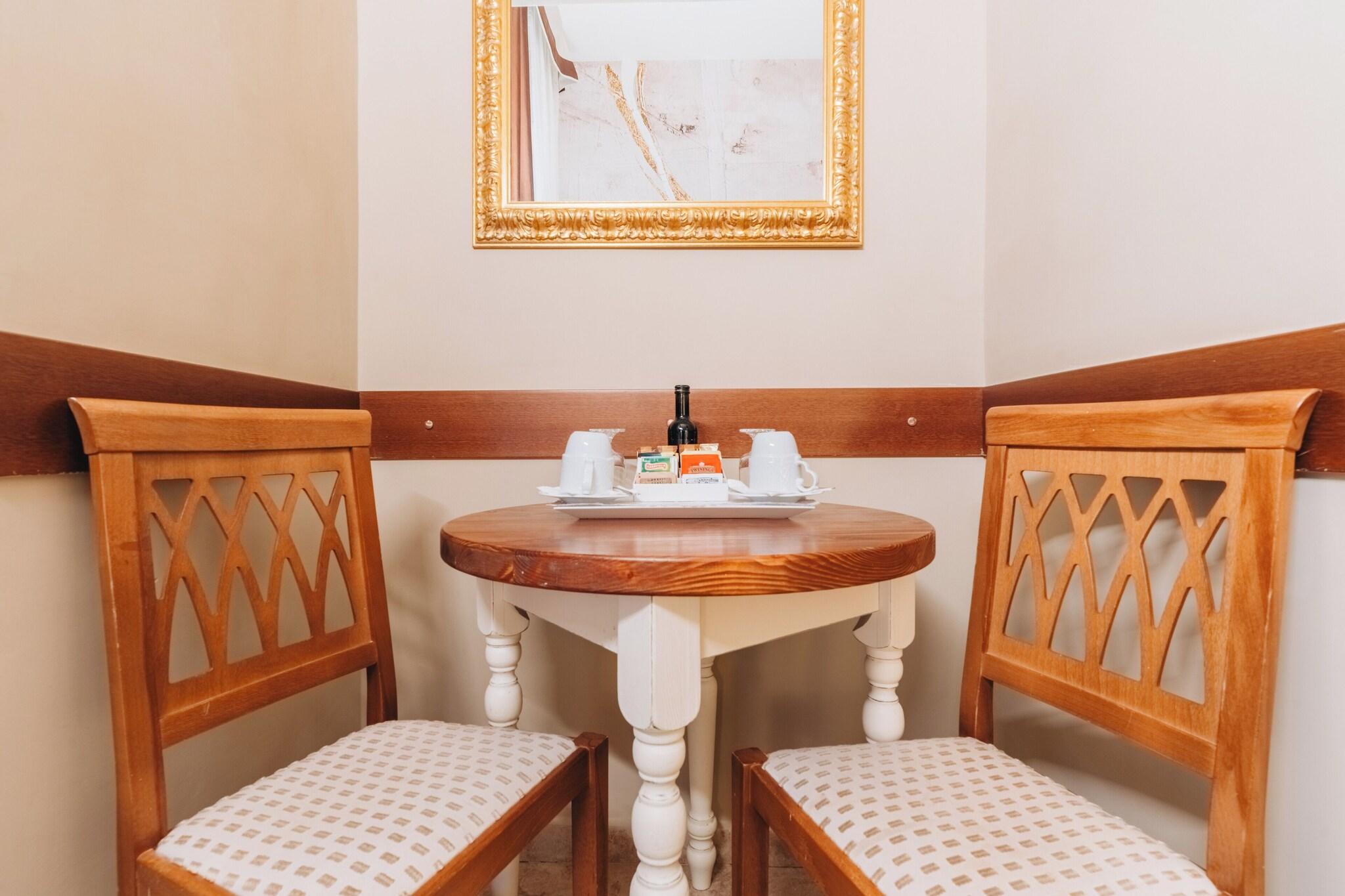 Double Classic Queen Bed