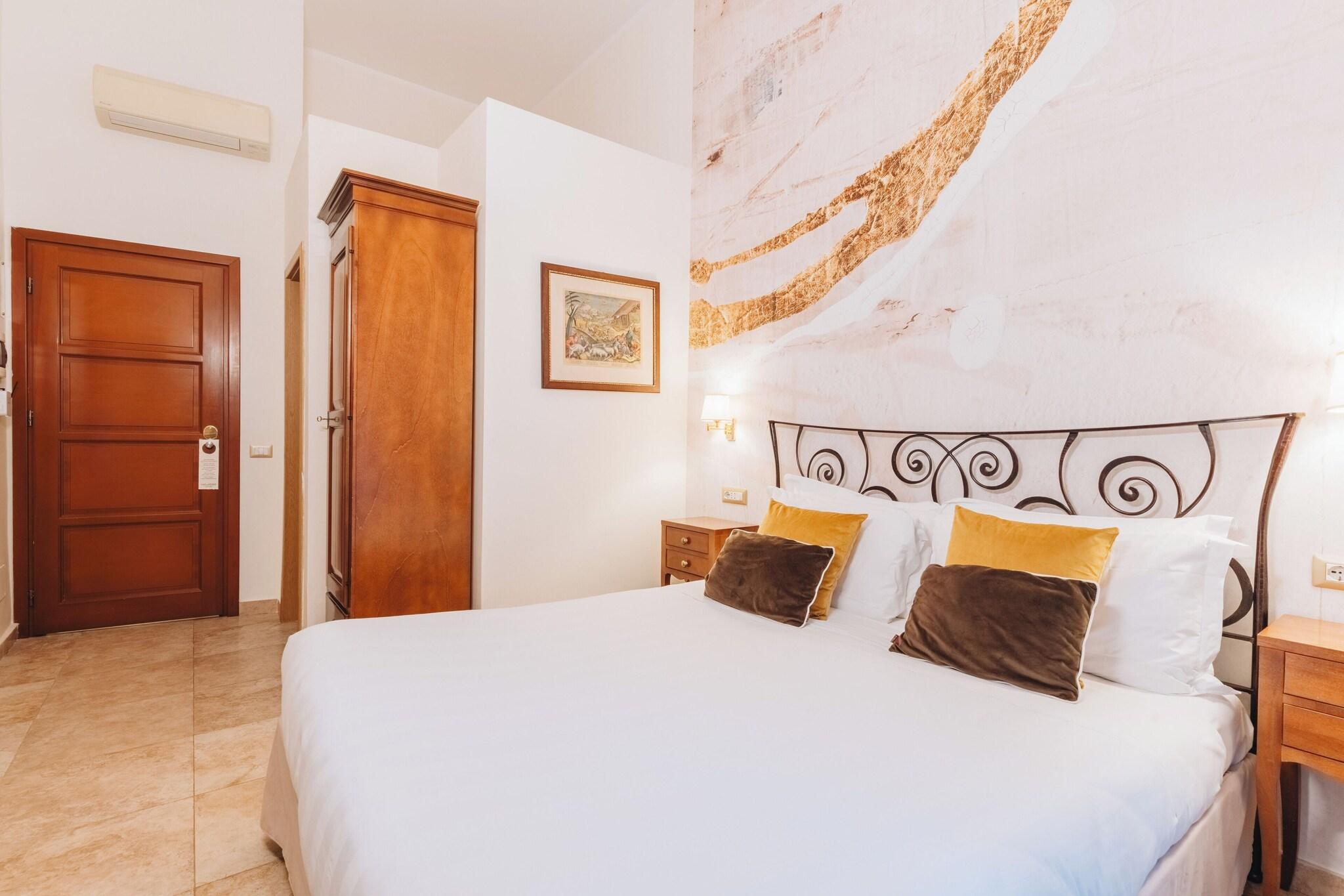 Double Classic Queen Bed