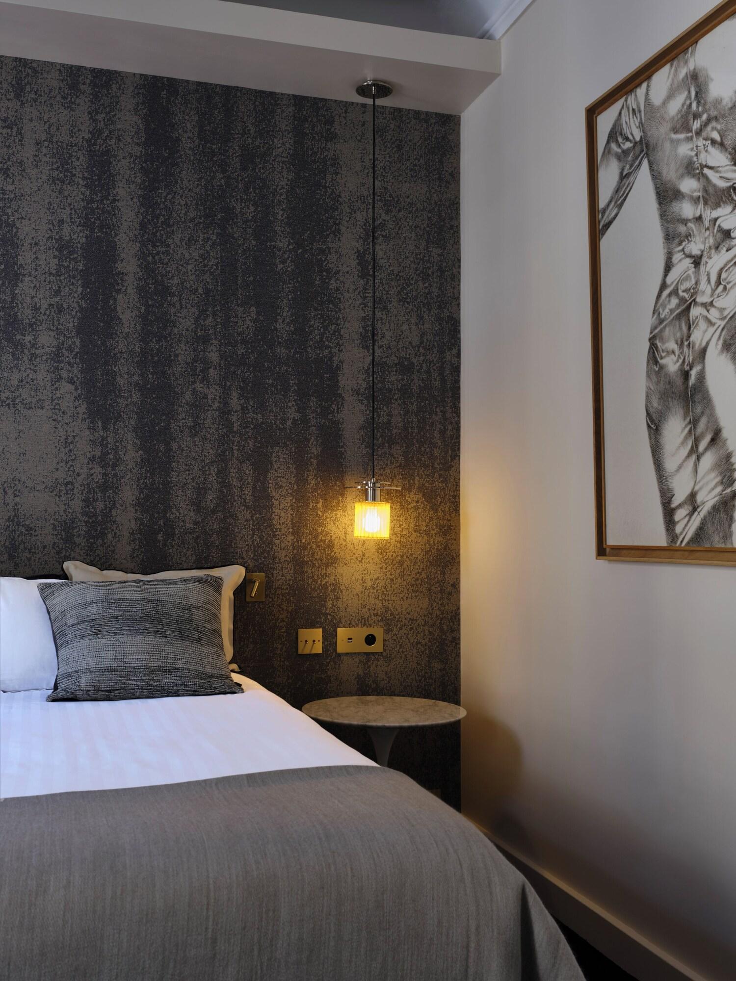 Double Deluxe King Bed