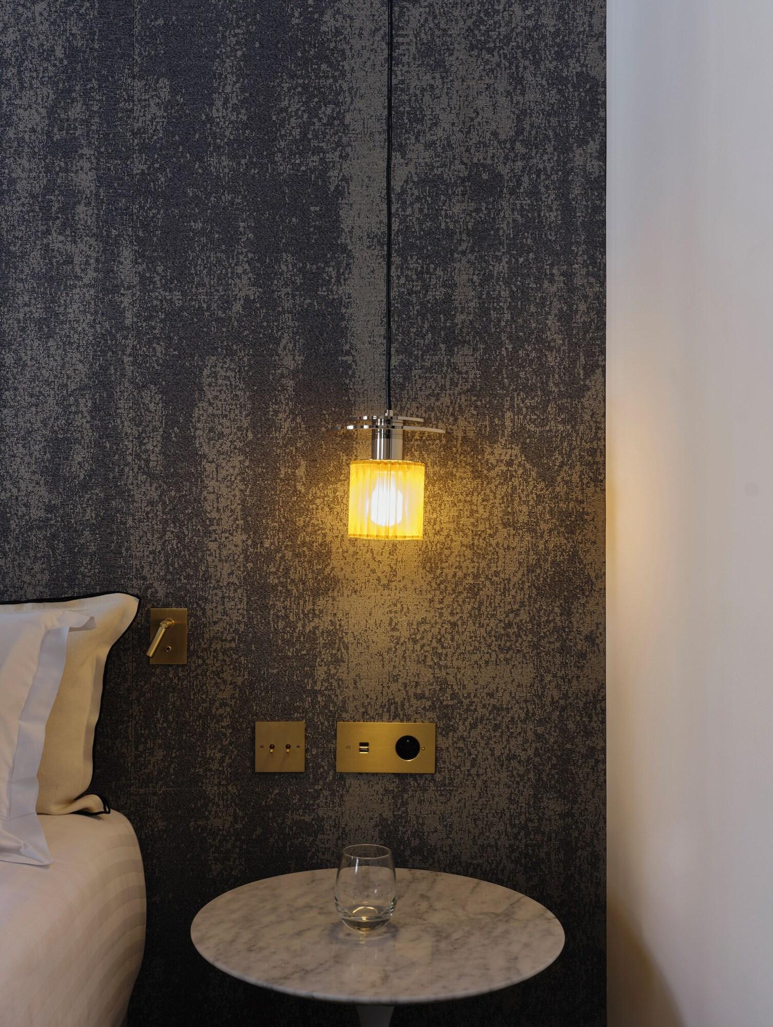 Double Deluxe King Bed