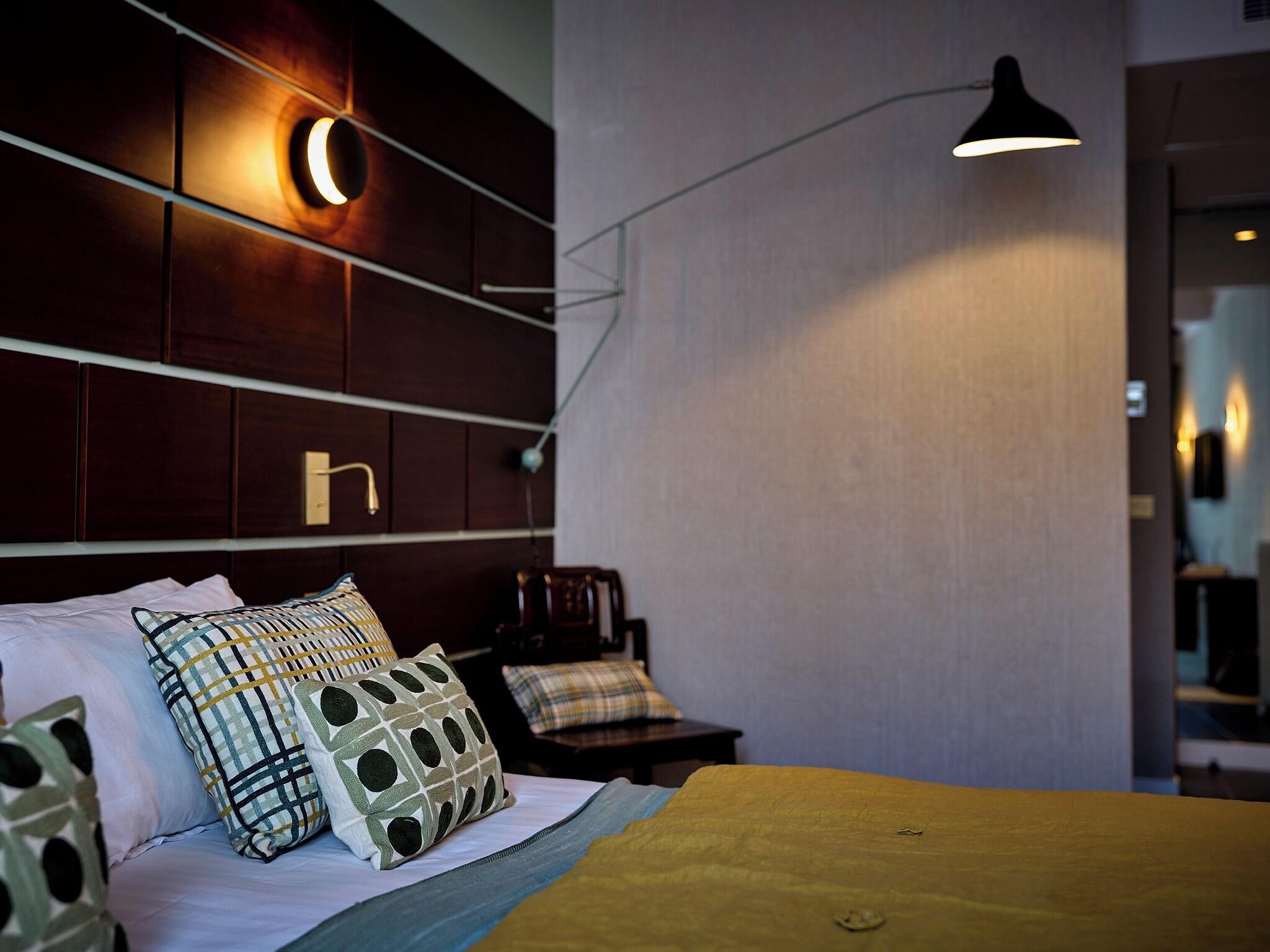 Double Deluxe King Bed