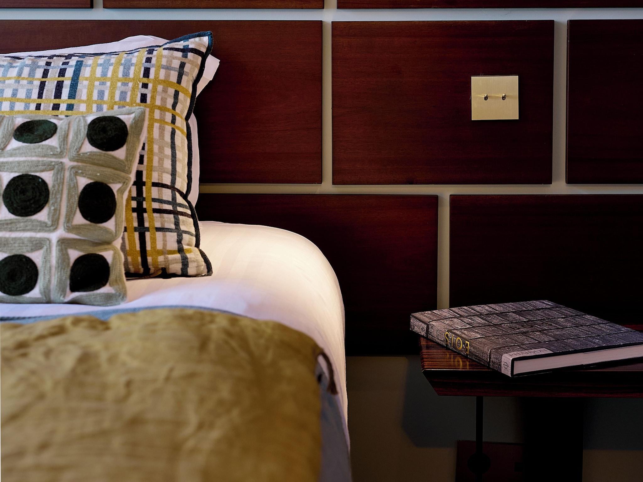 Double Deluxe King Bed