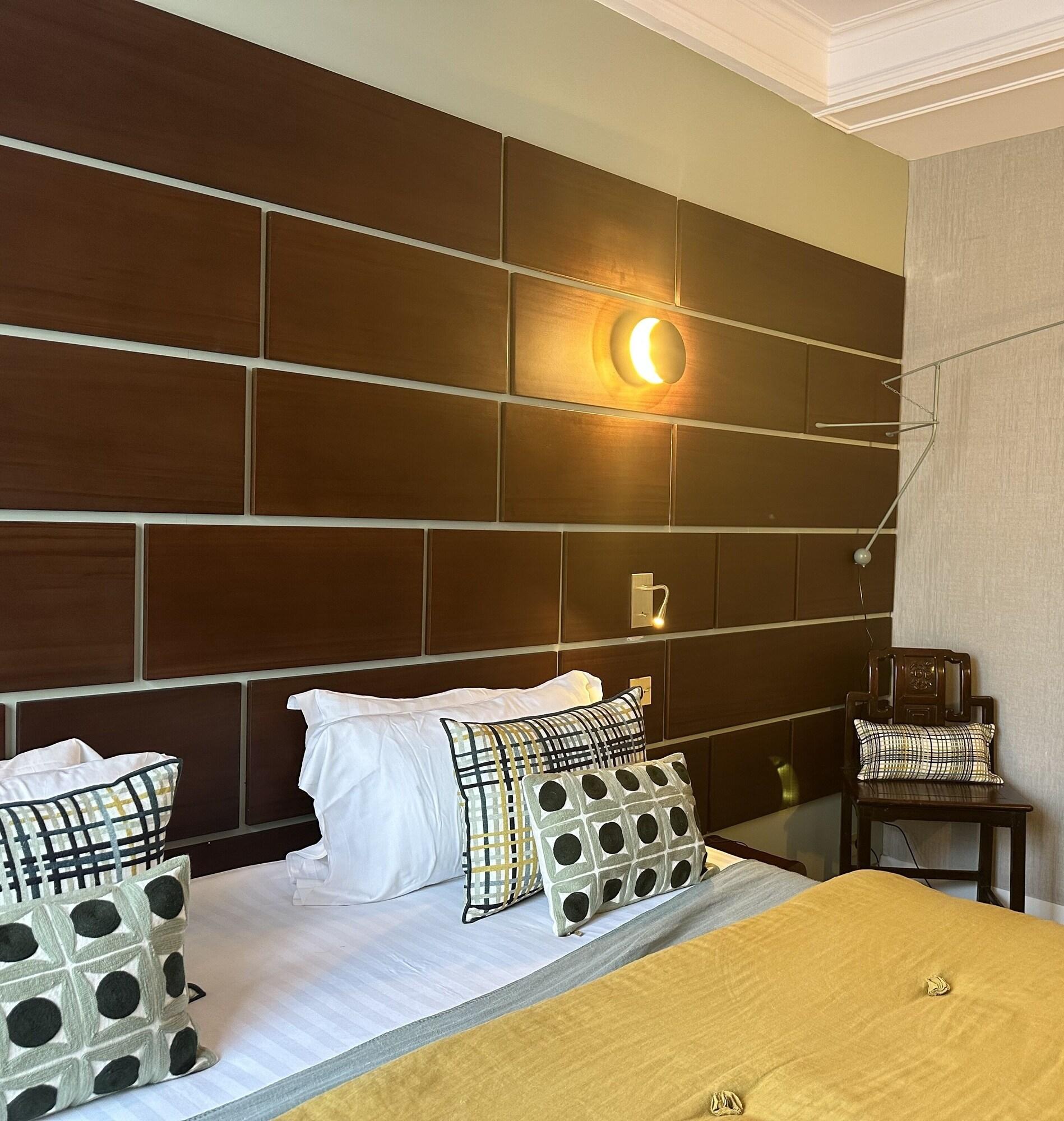 Double Deluxe King Bed