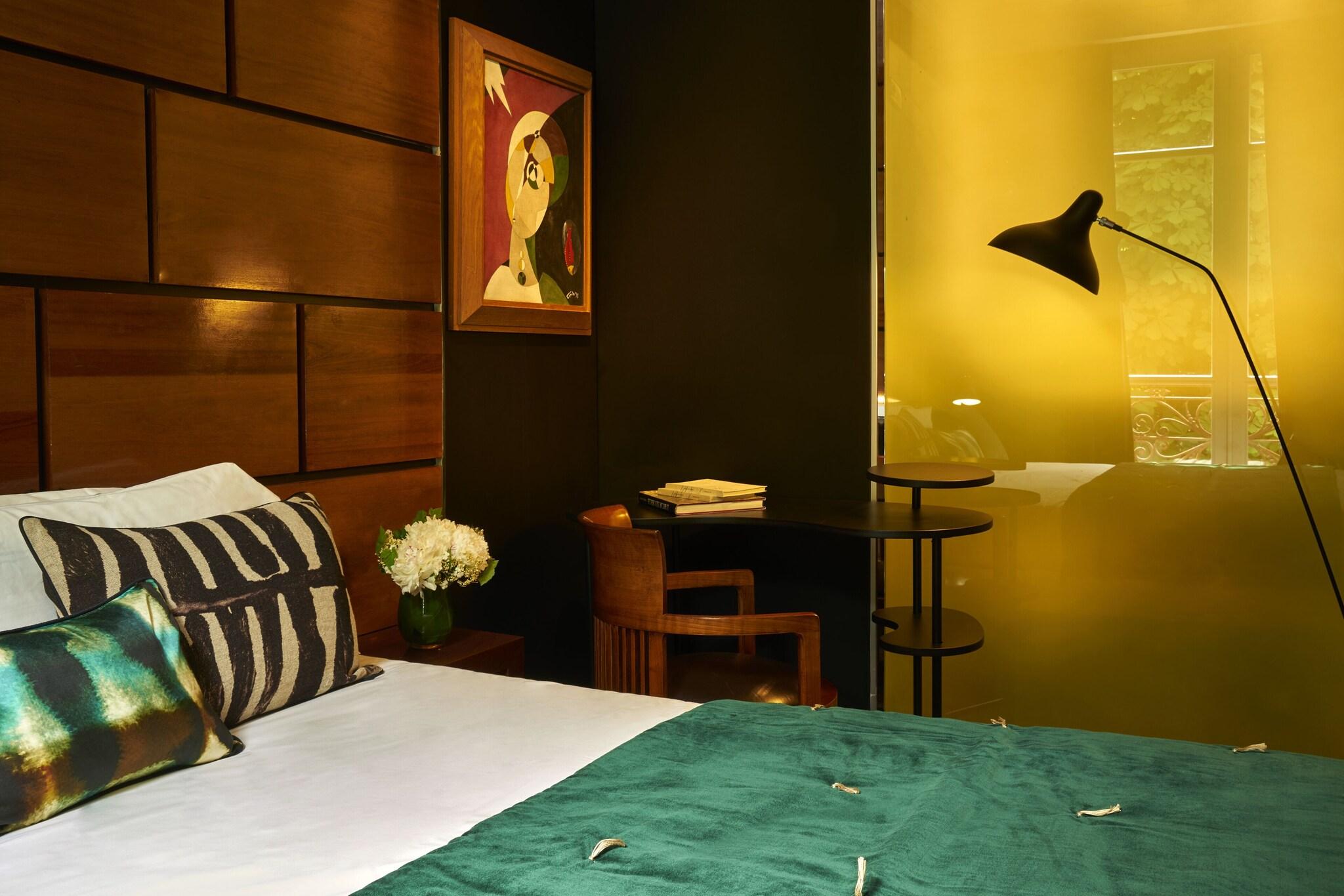 Double Classic Double Bed