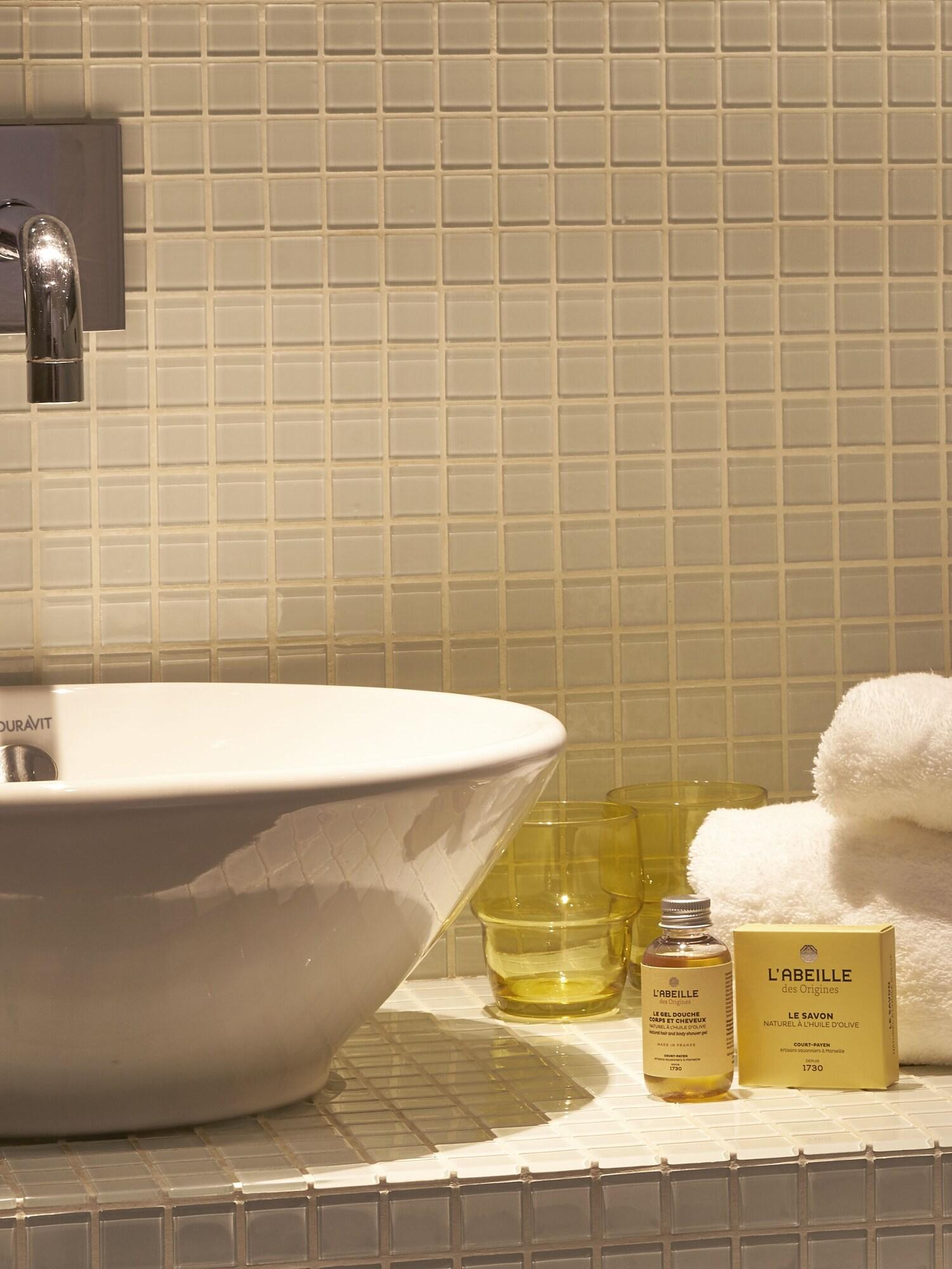 Double Classic Double Bed