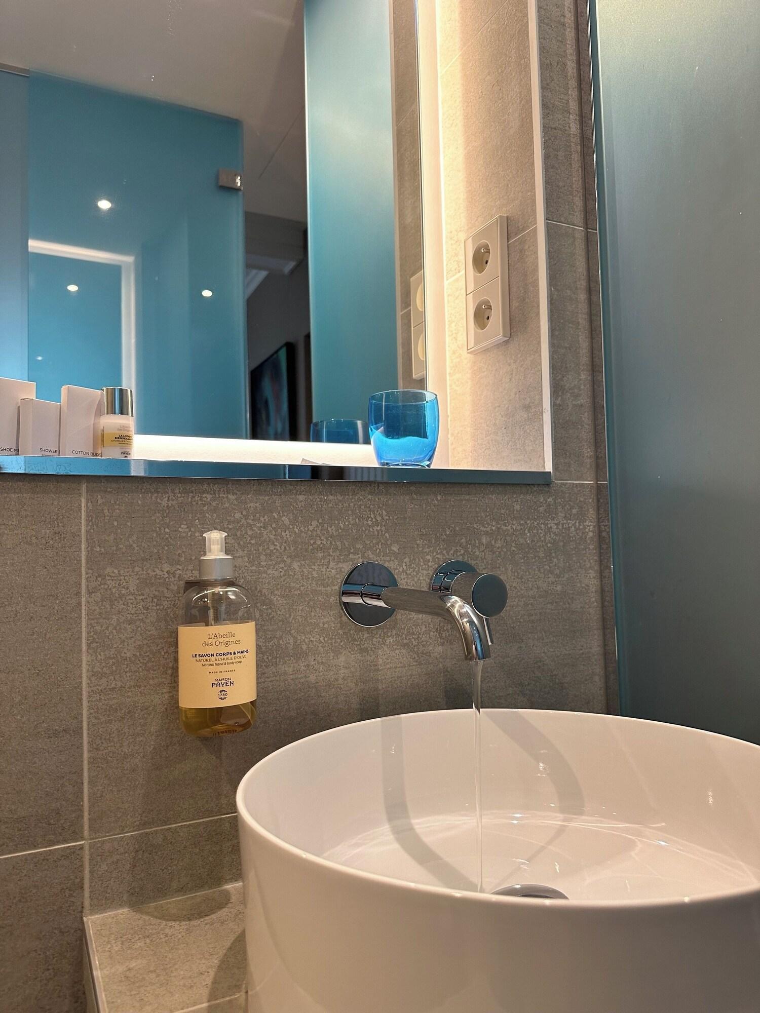 Double Classic Double Bed