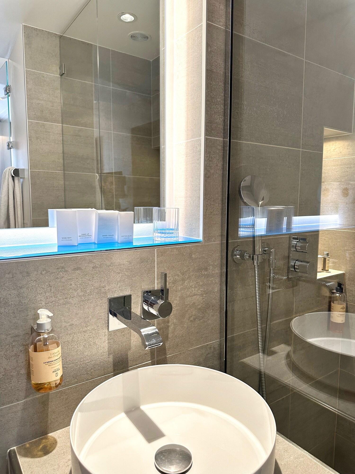 Double Classic Double Bed