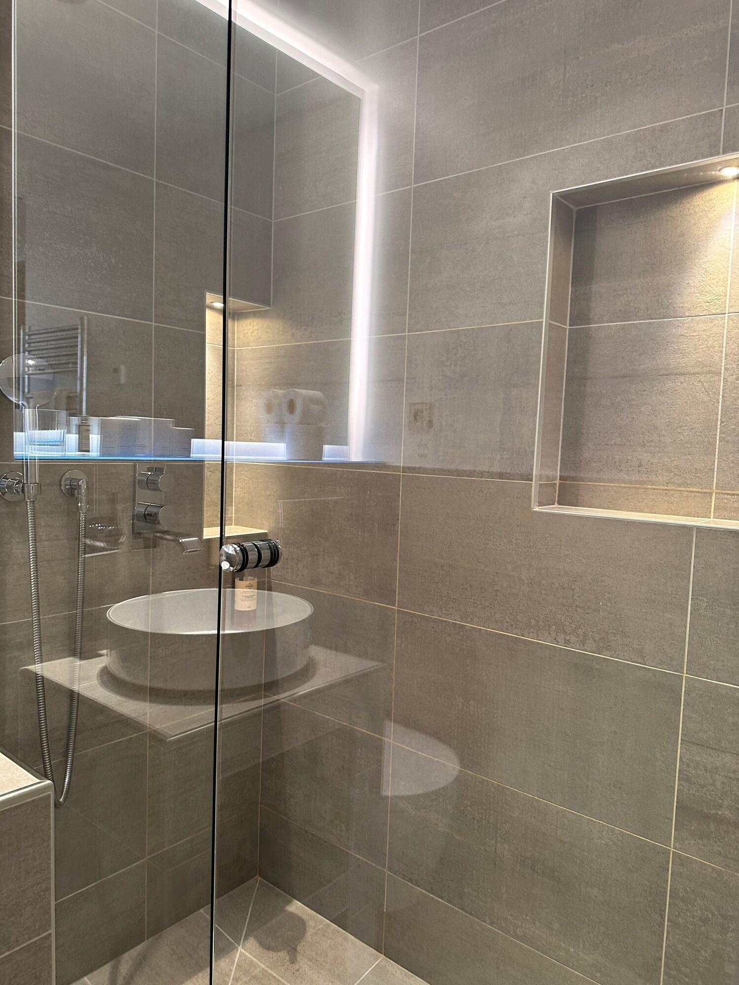 Double Classic Double Bed