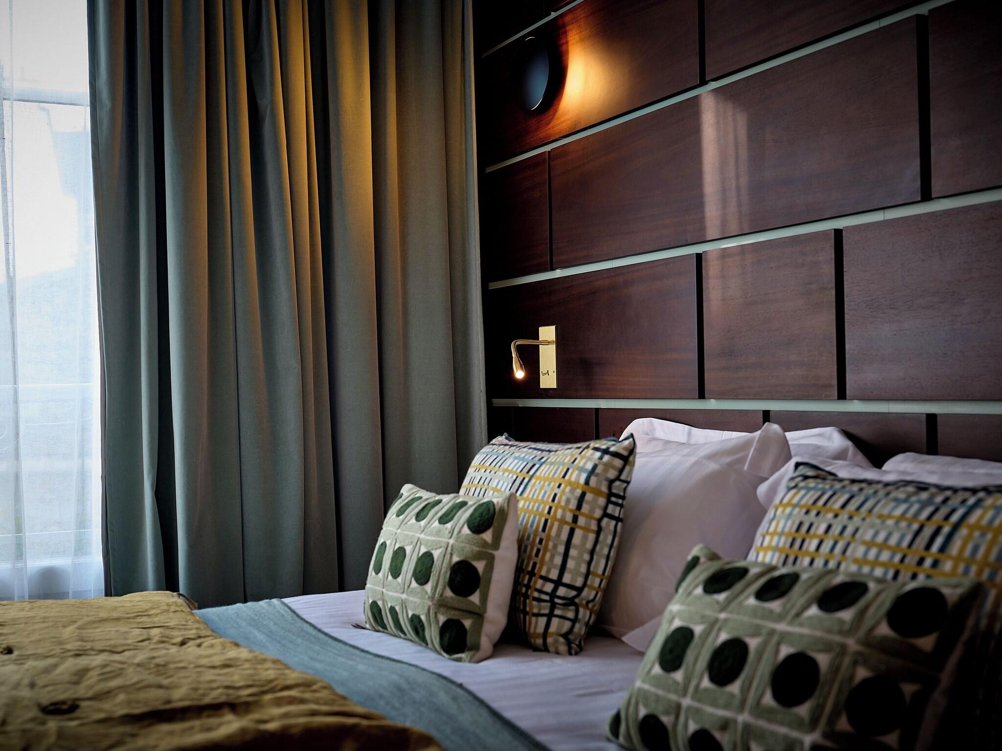 Double Deluxe Two Beds