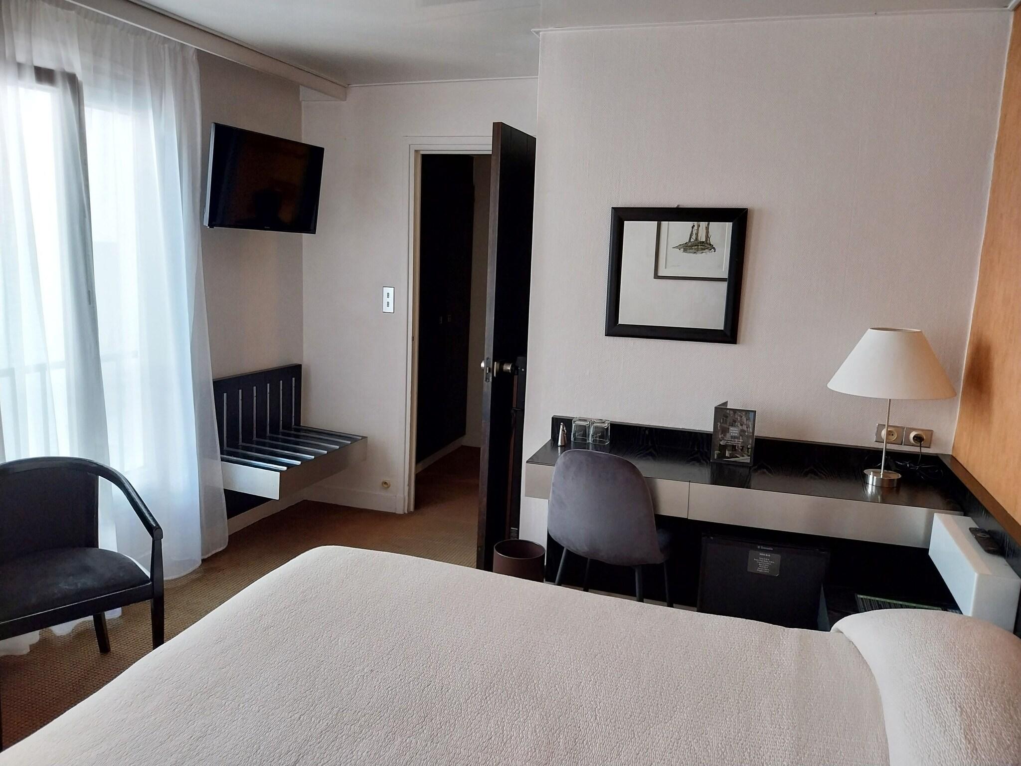 Double Queen Size Bed