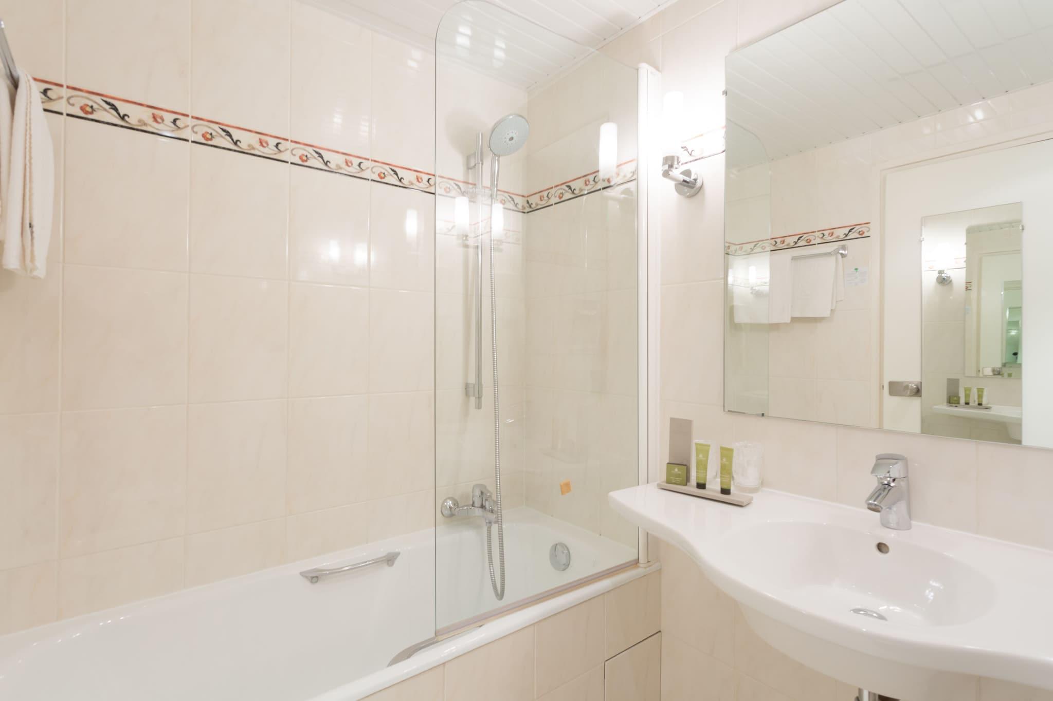 Double Queen Size Bed