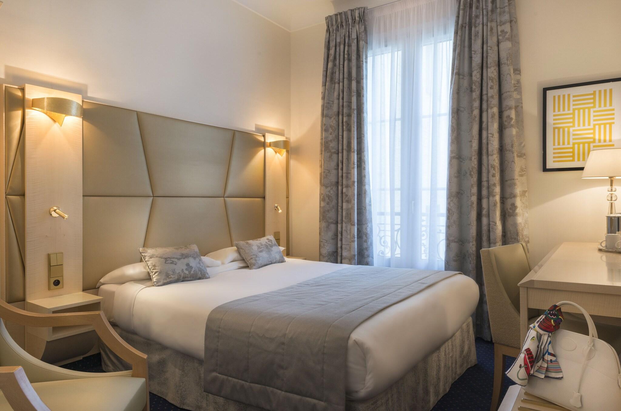 Double Classic Queen Bed