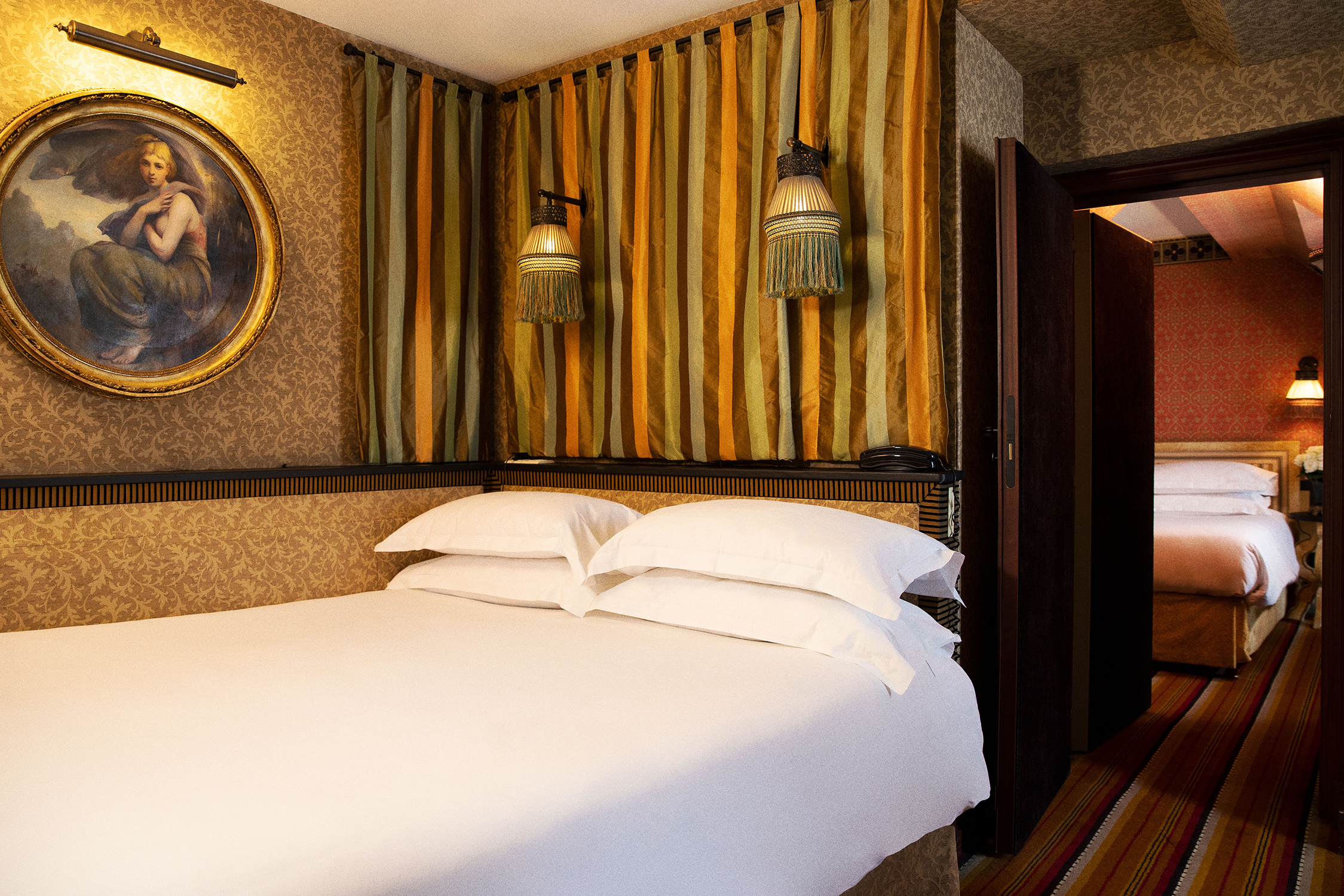 Double Deluxe One Bed