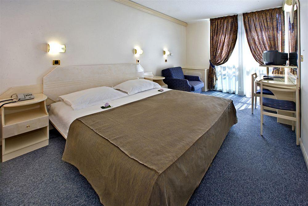 Double Side Sea View with Balcony