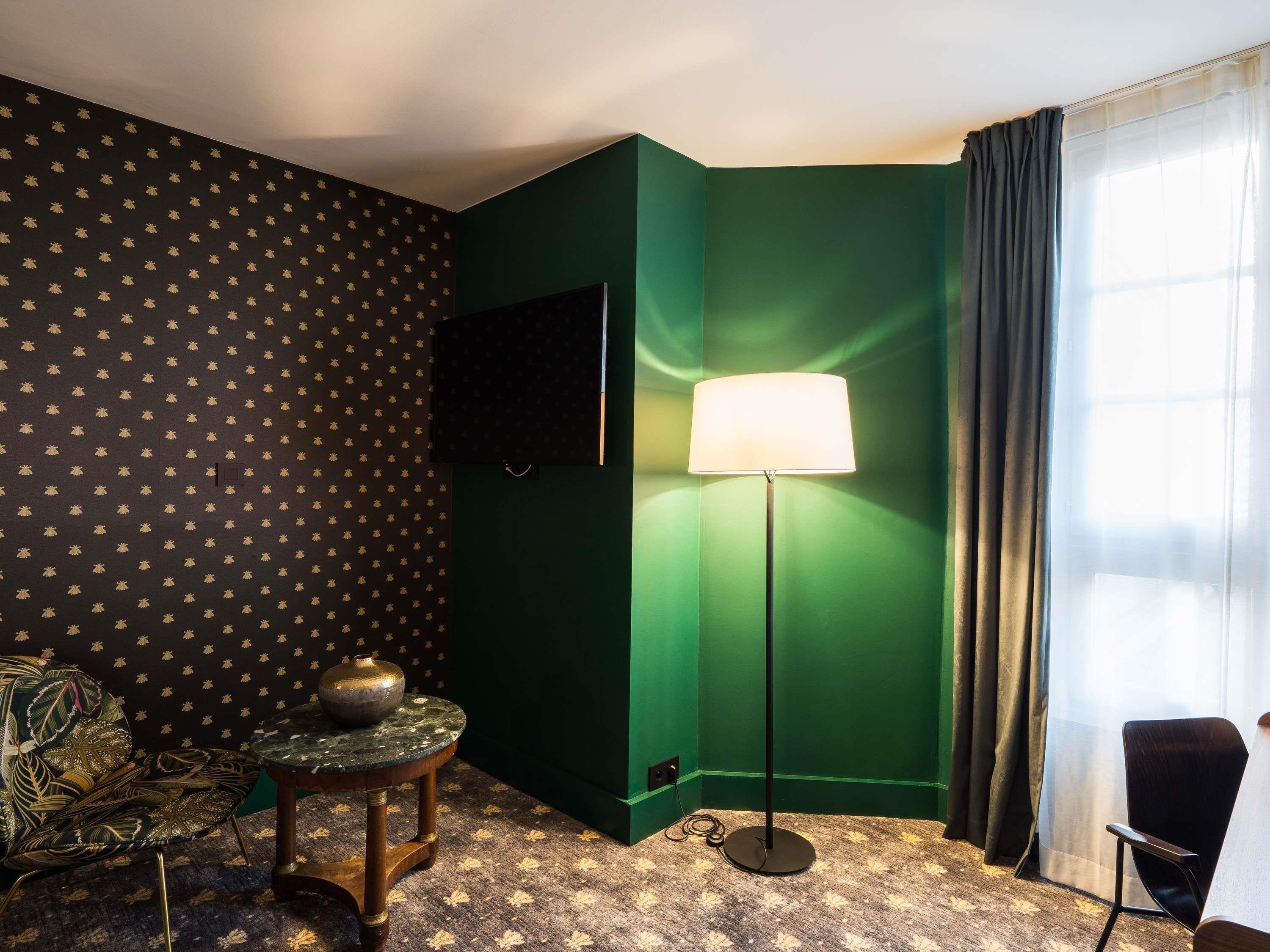 Double Deluxe King Bed