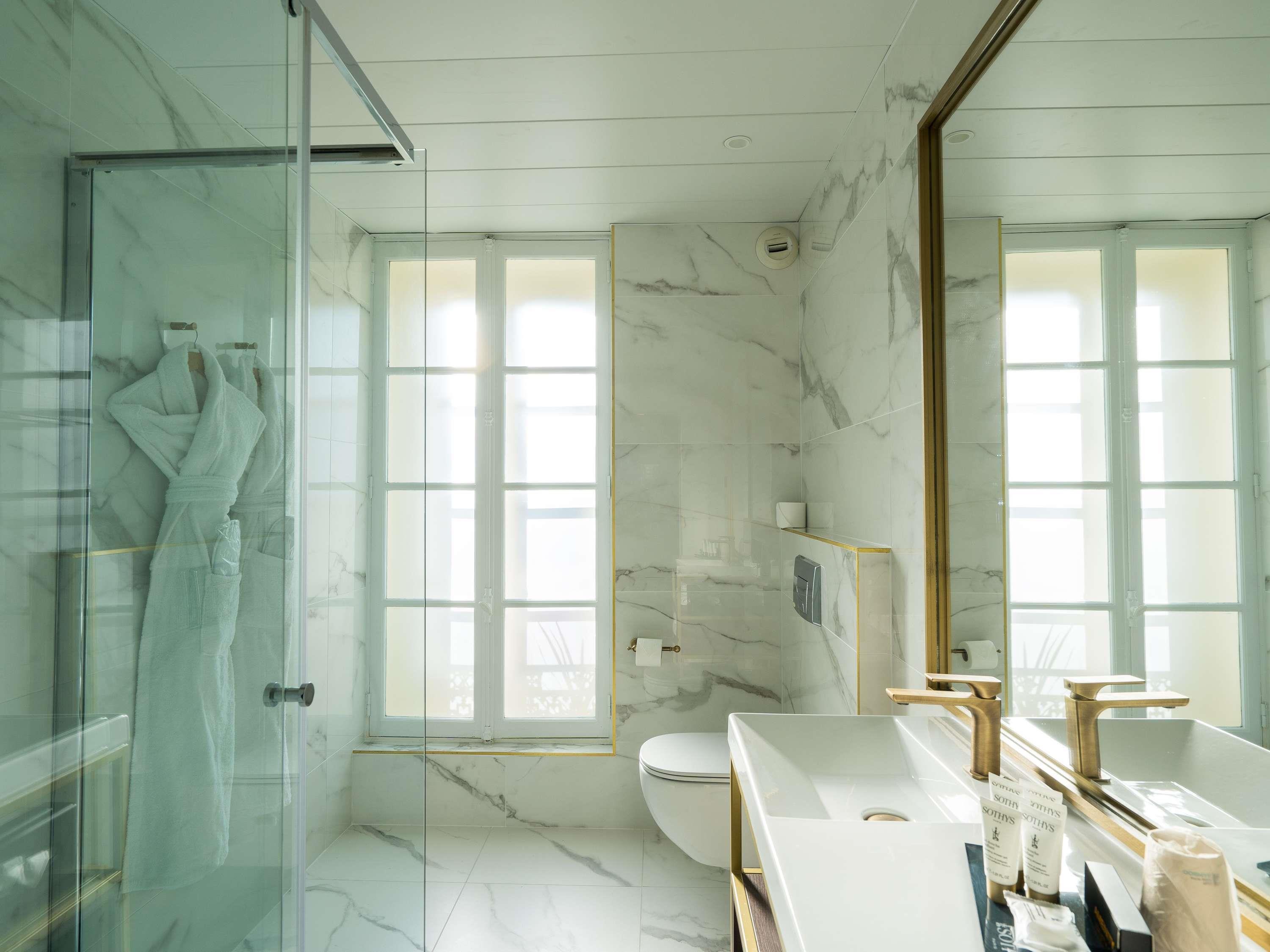 Double Deluxe King Bed