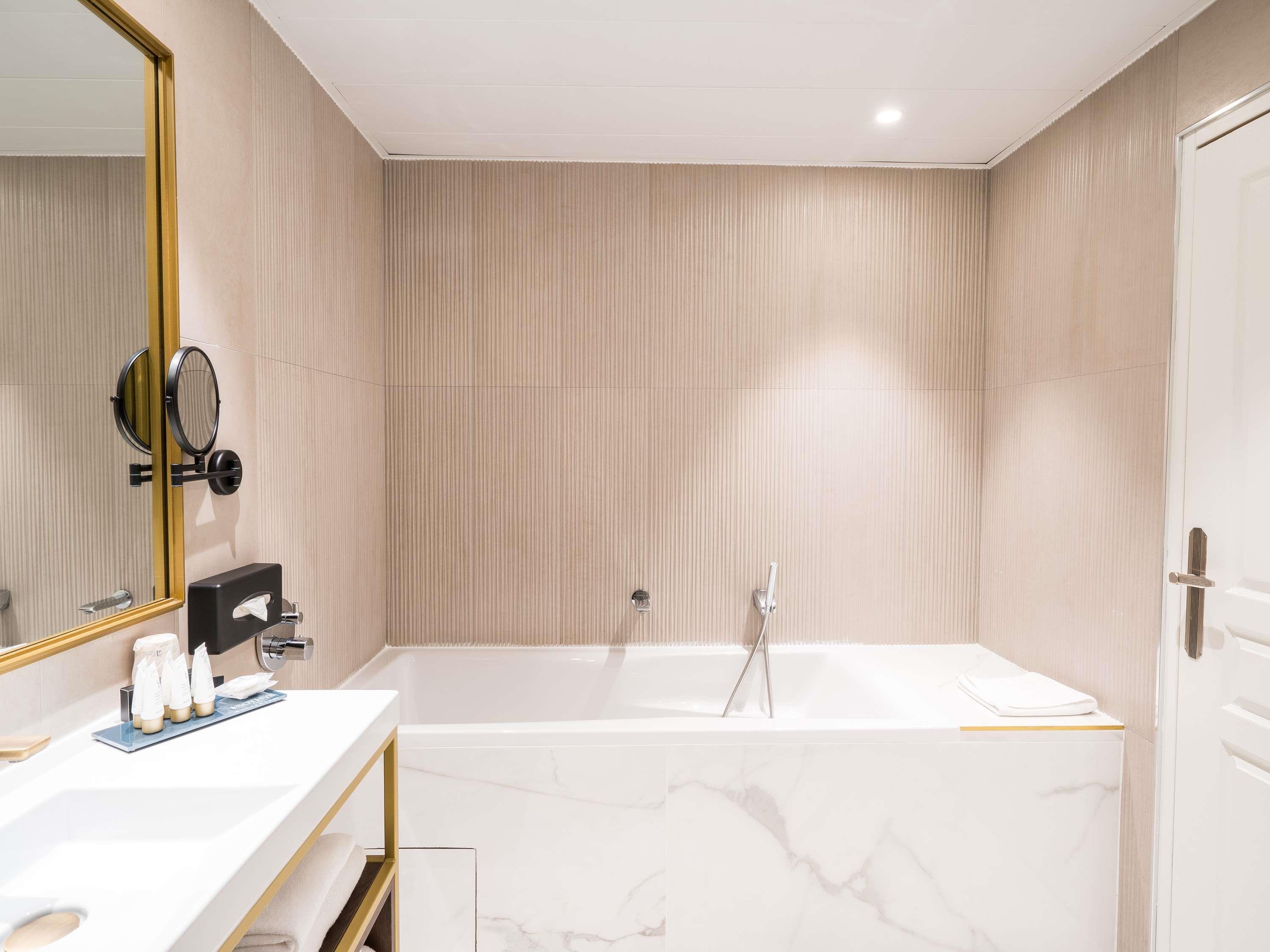 Double Superior King Bed