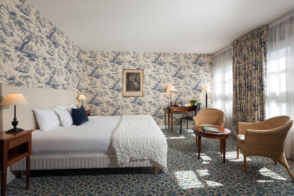 Double Superior King Bed