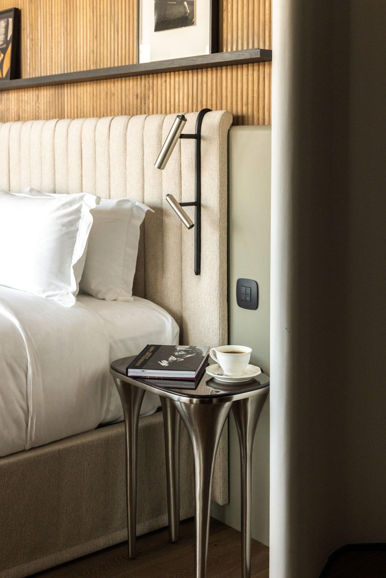 Double Classic Queen Bed