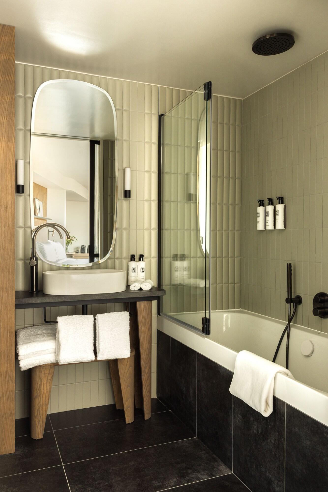 Junior Suite with Views