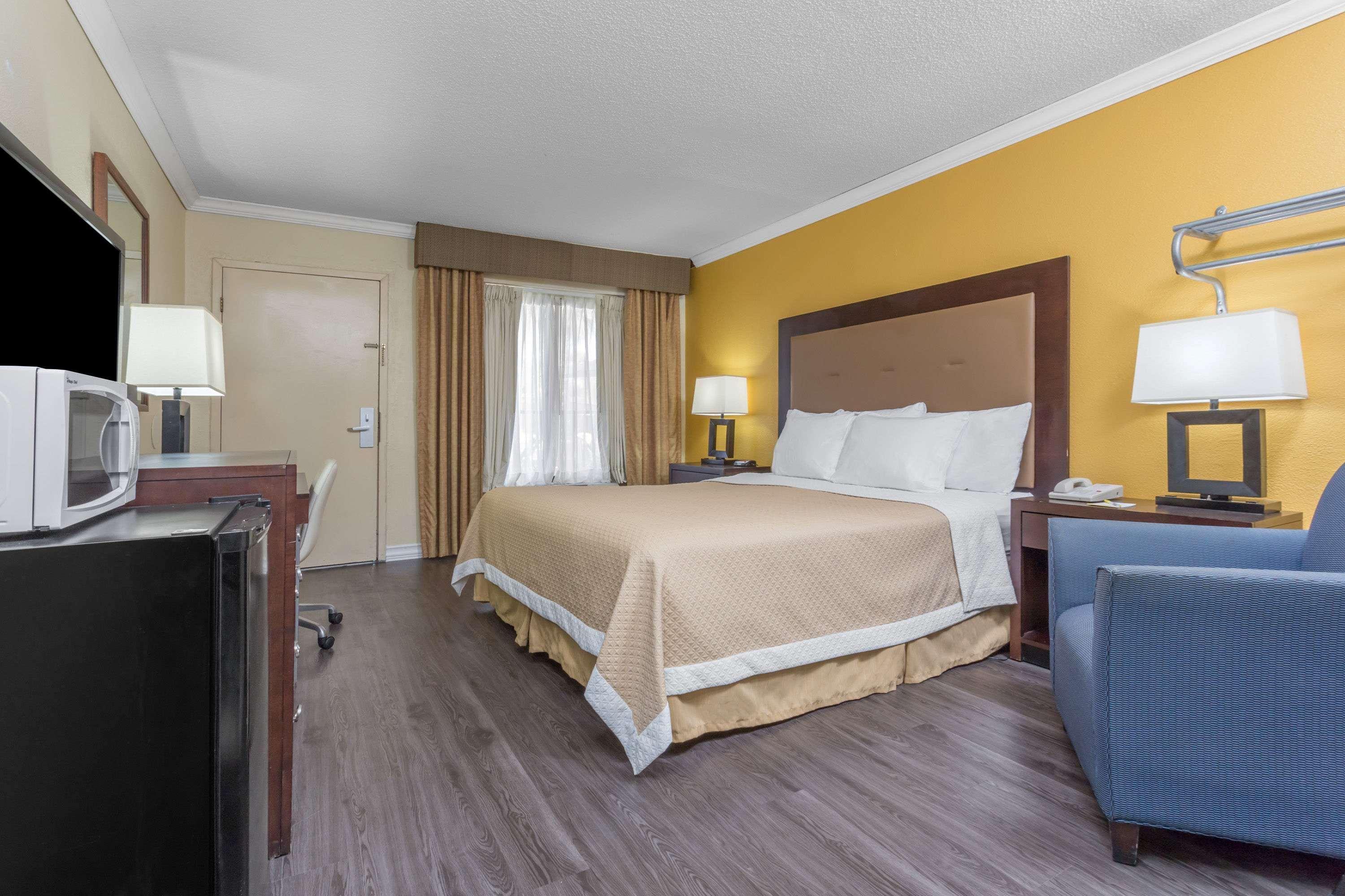 Double Queen Size Bed