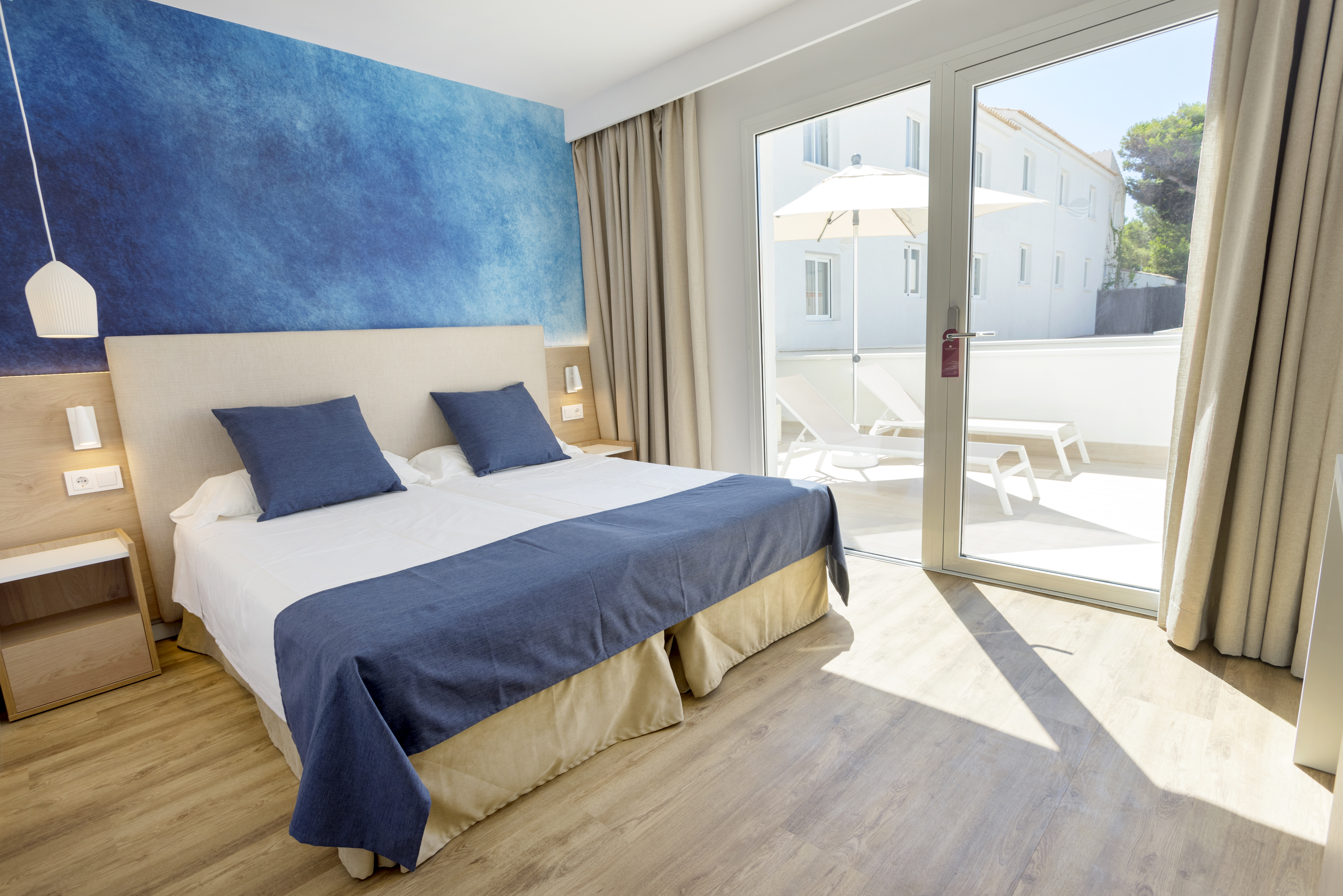 Double or Twin Standard