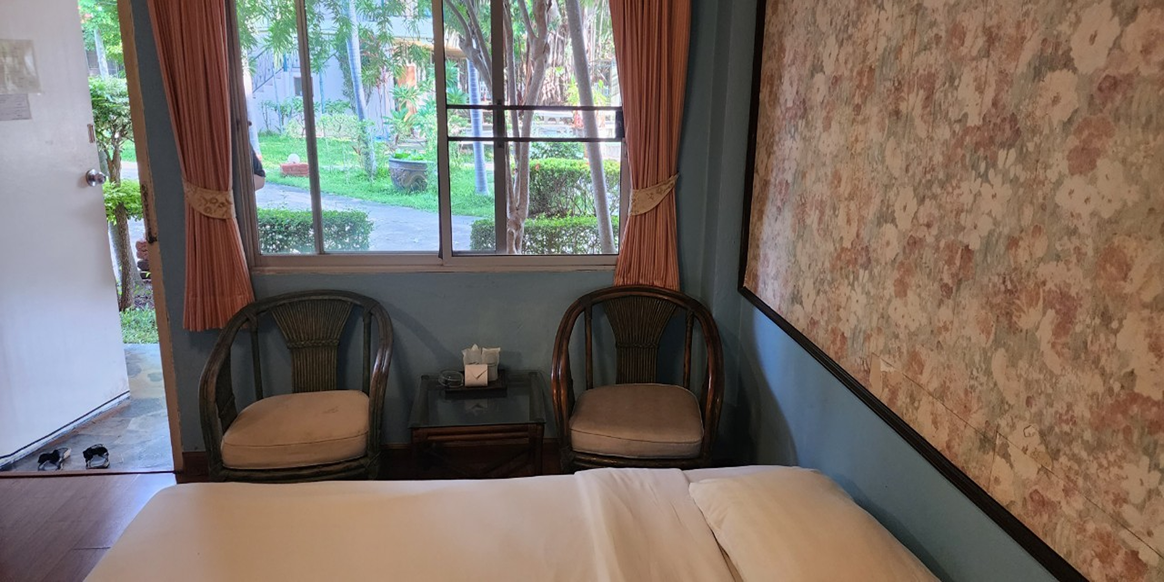 Double Deluxe King Bed