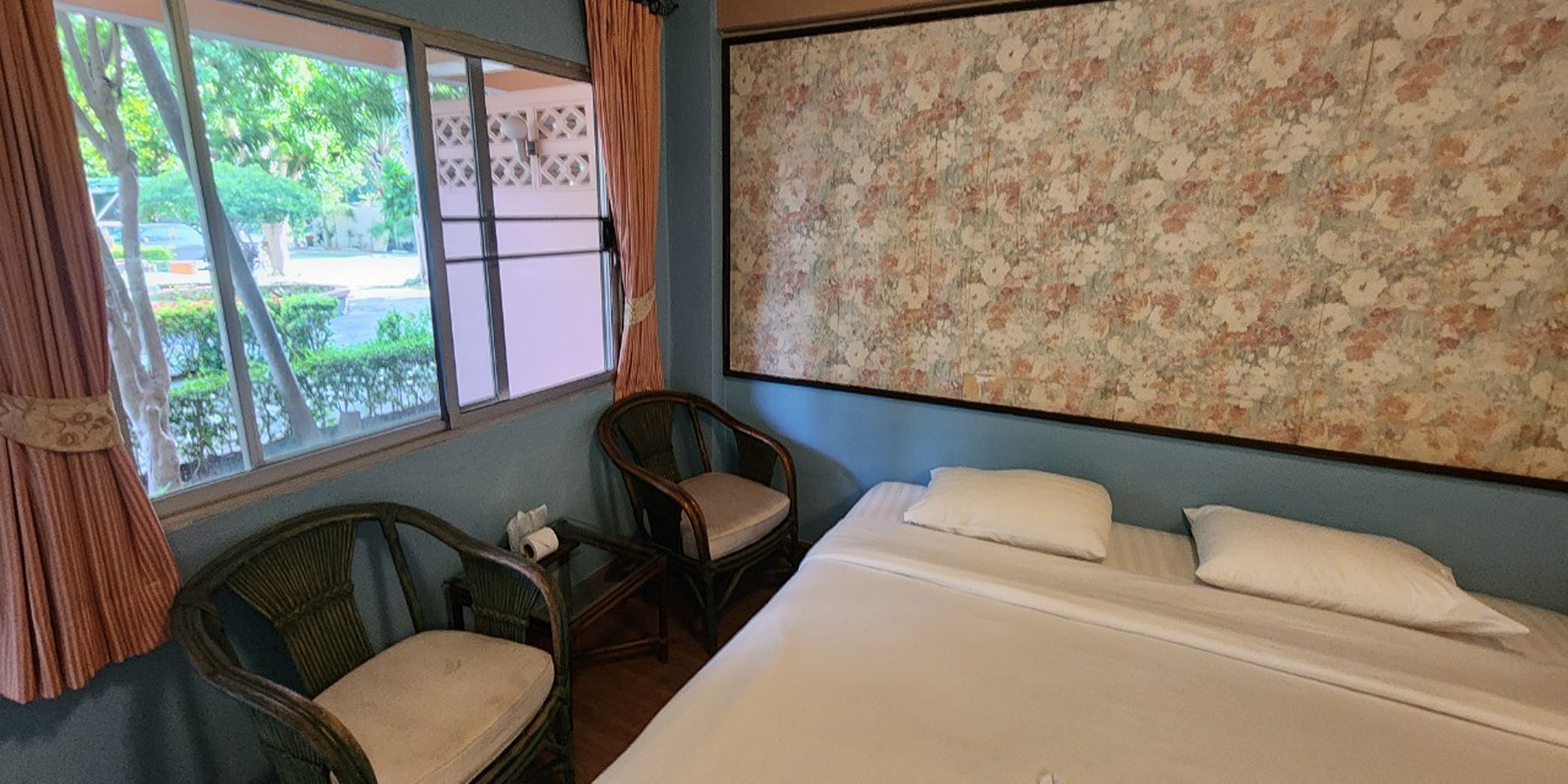 Double Deluxe King Bed