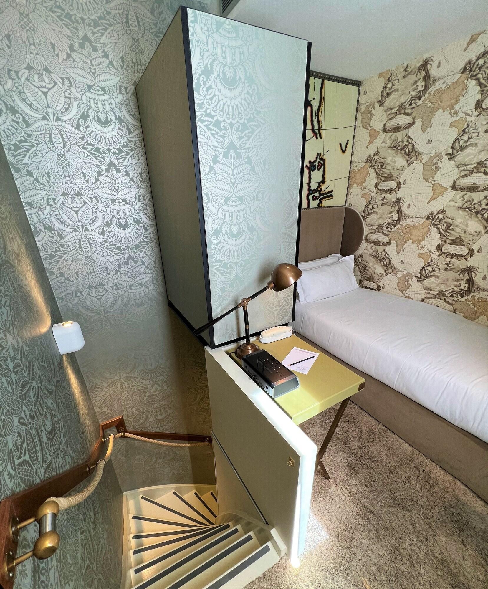 Single Classic with Views