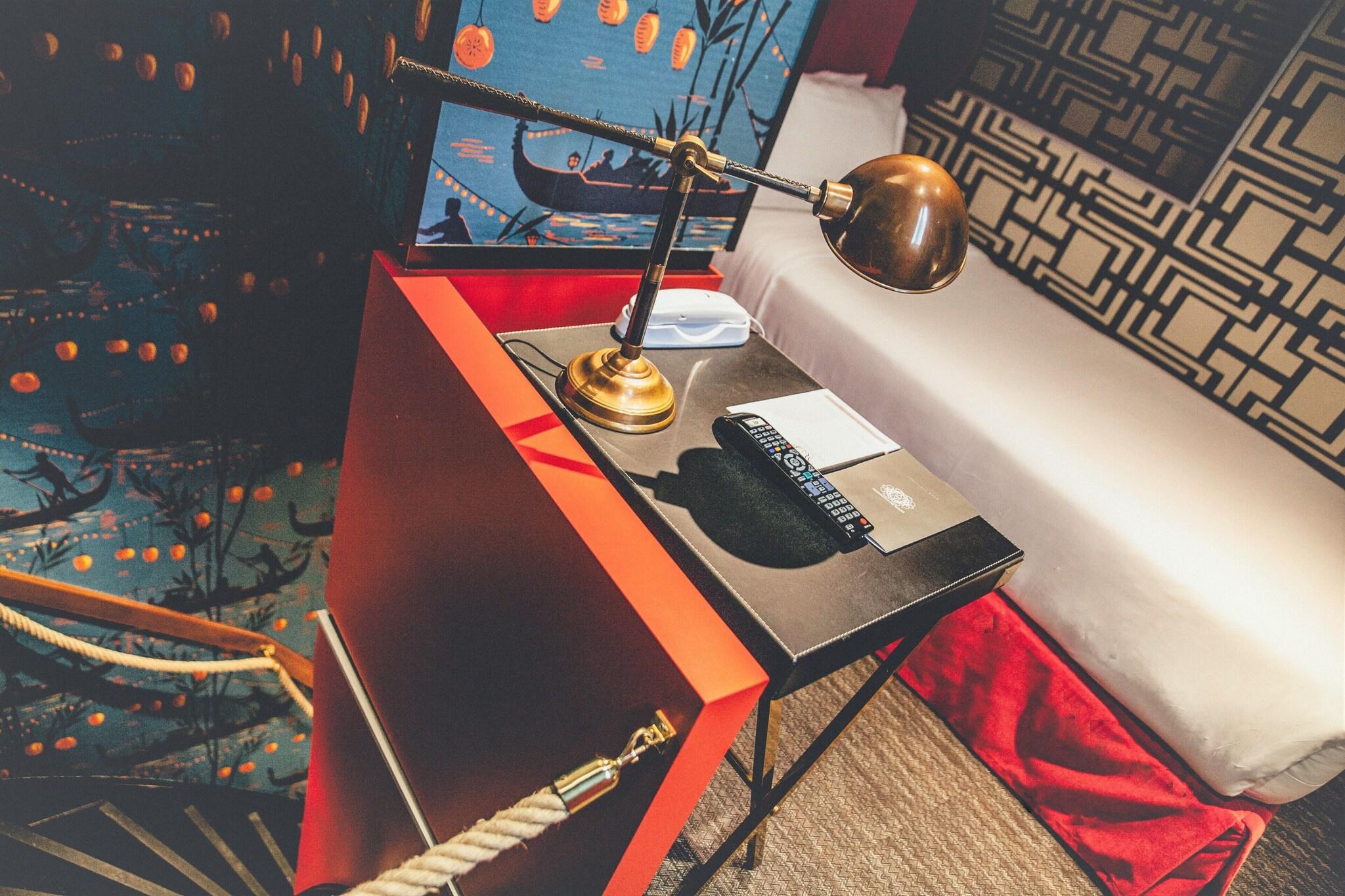 Single Classic with Views