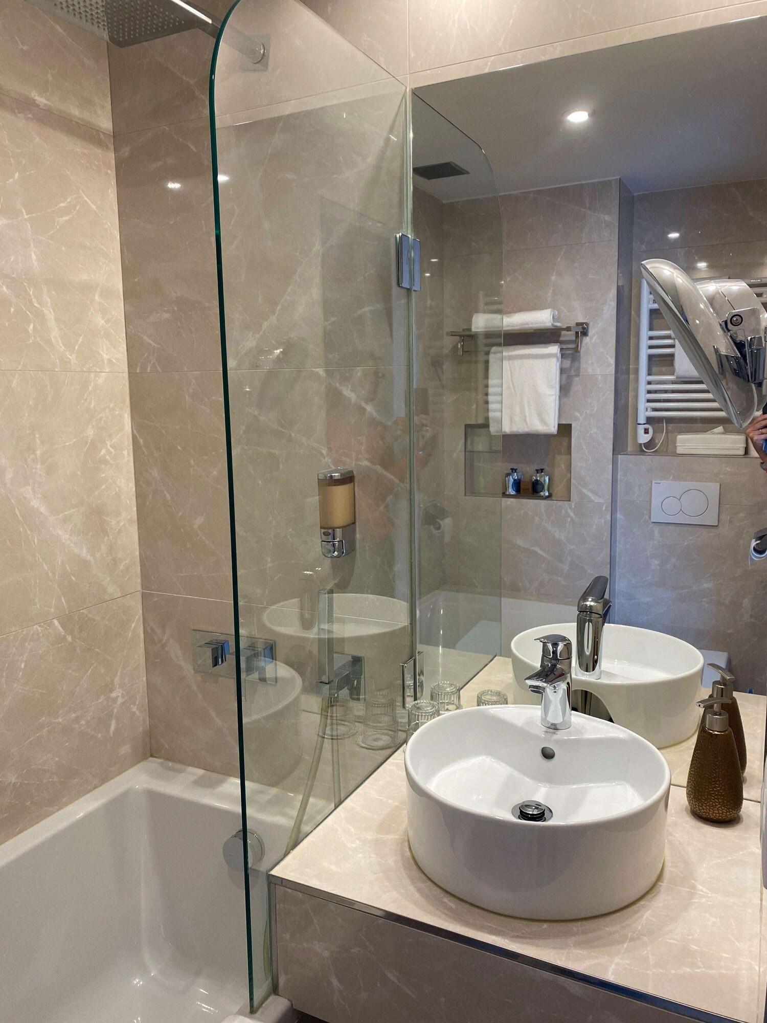 Double or Twin Accessible